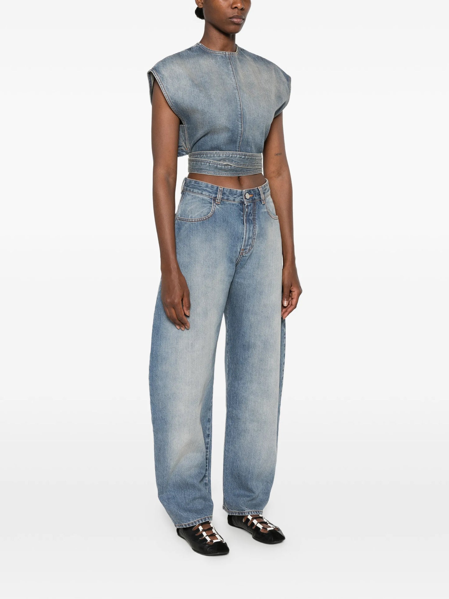 belt-loop jeans