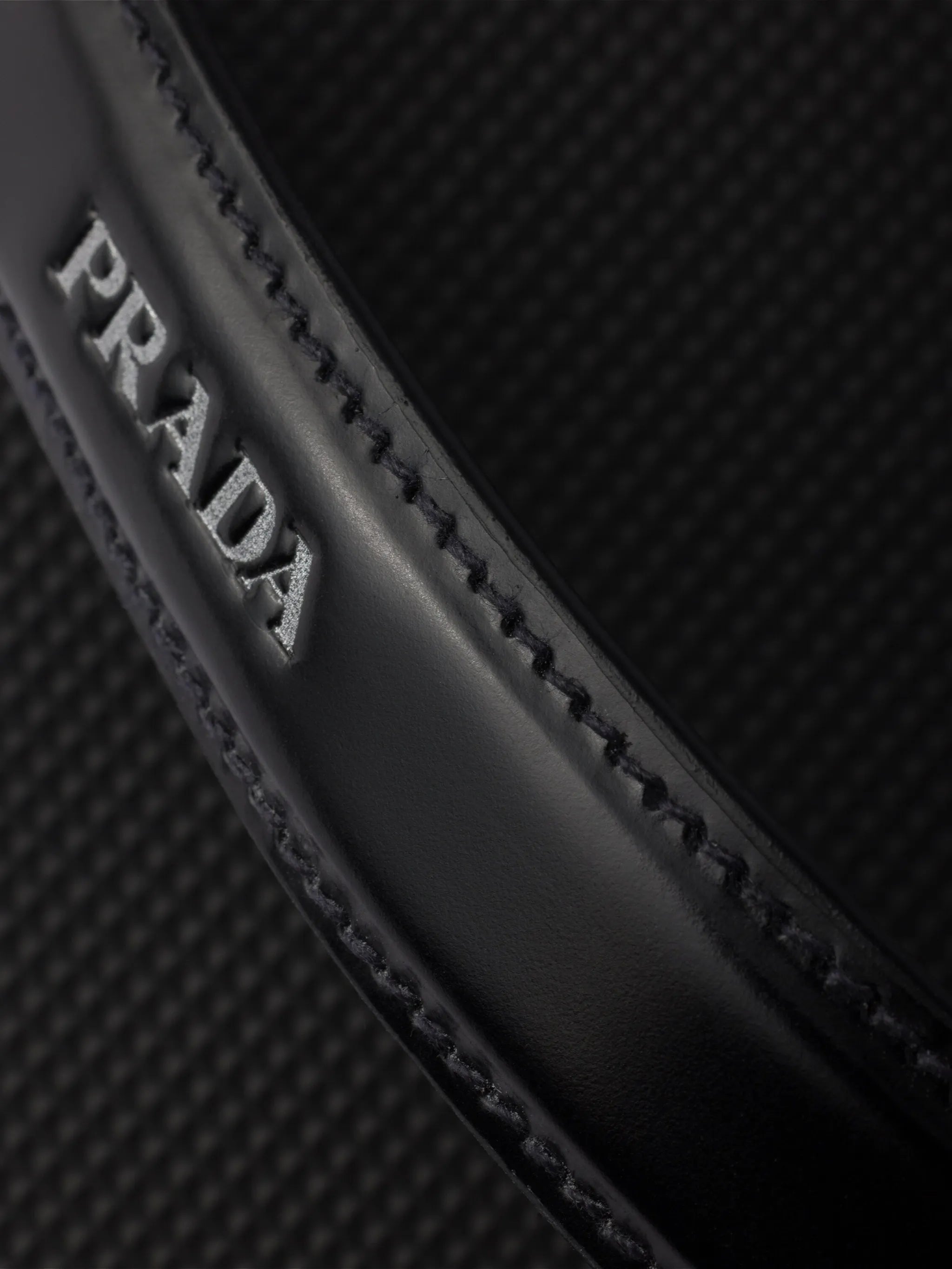 logo-embossed leather flip-flop sandals