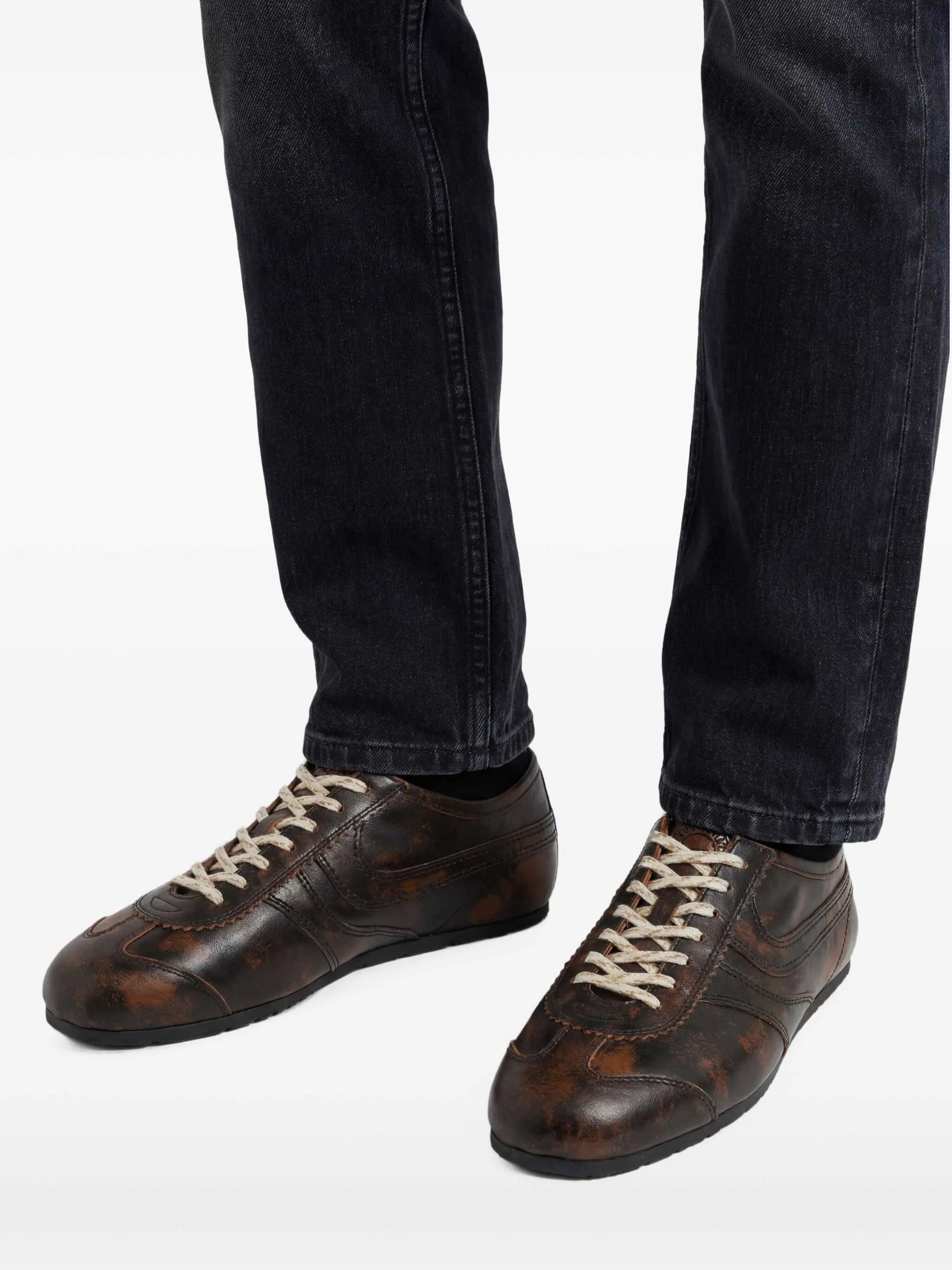 leather low top sneakers