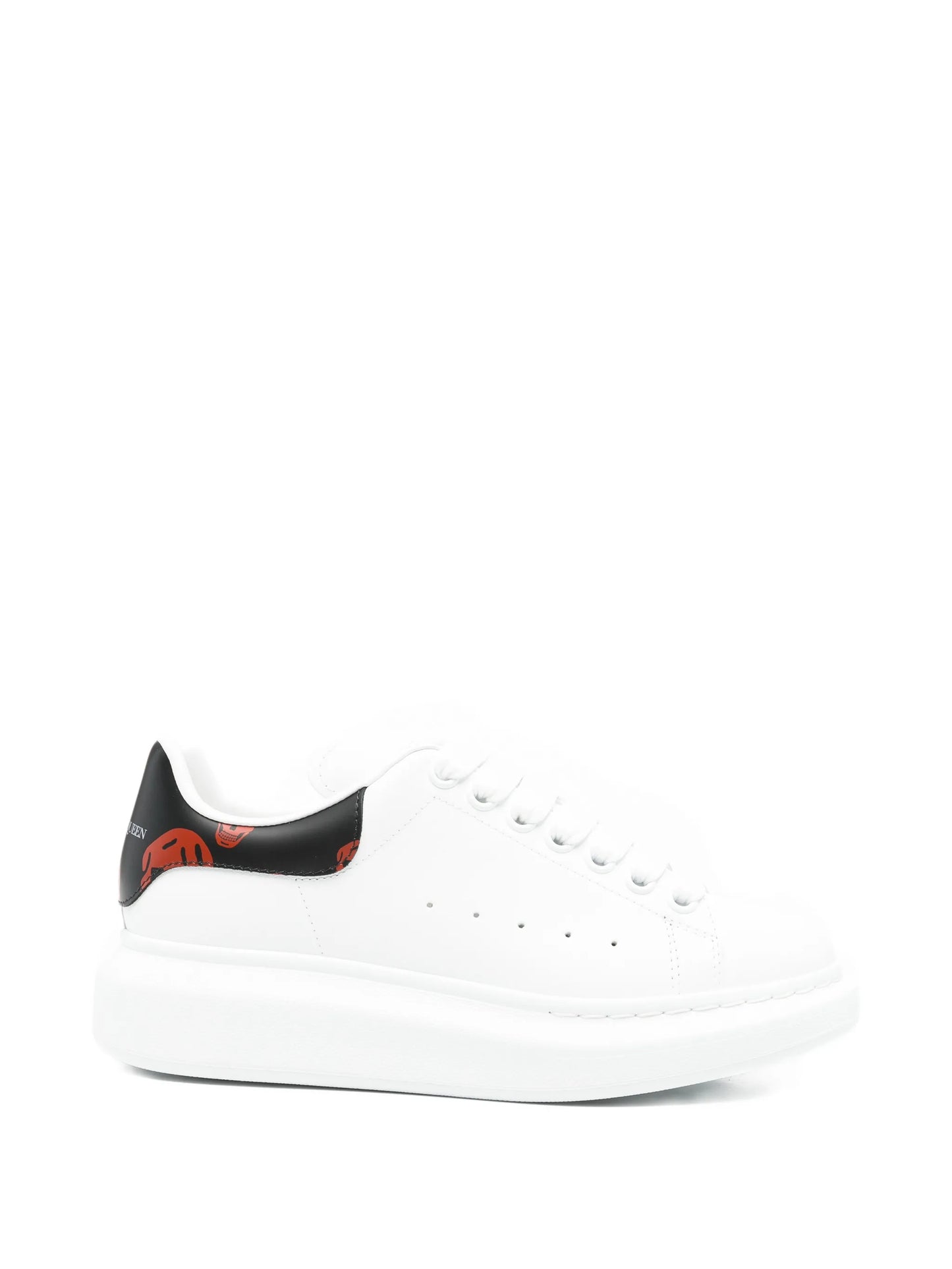 Oversized low-top skull-details sneakers