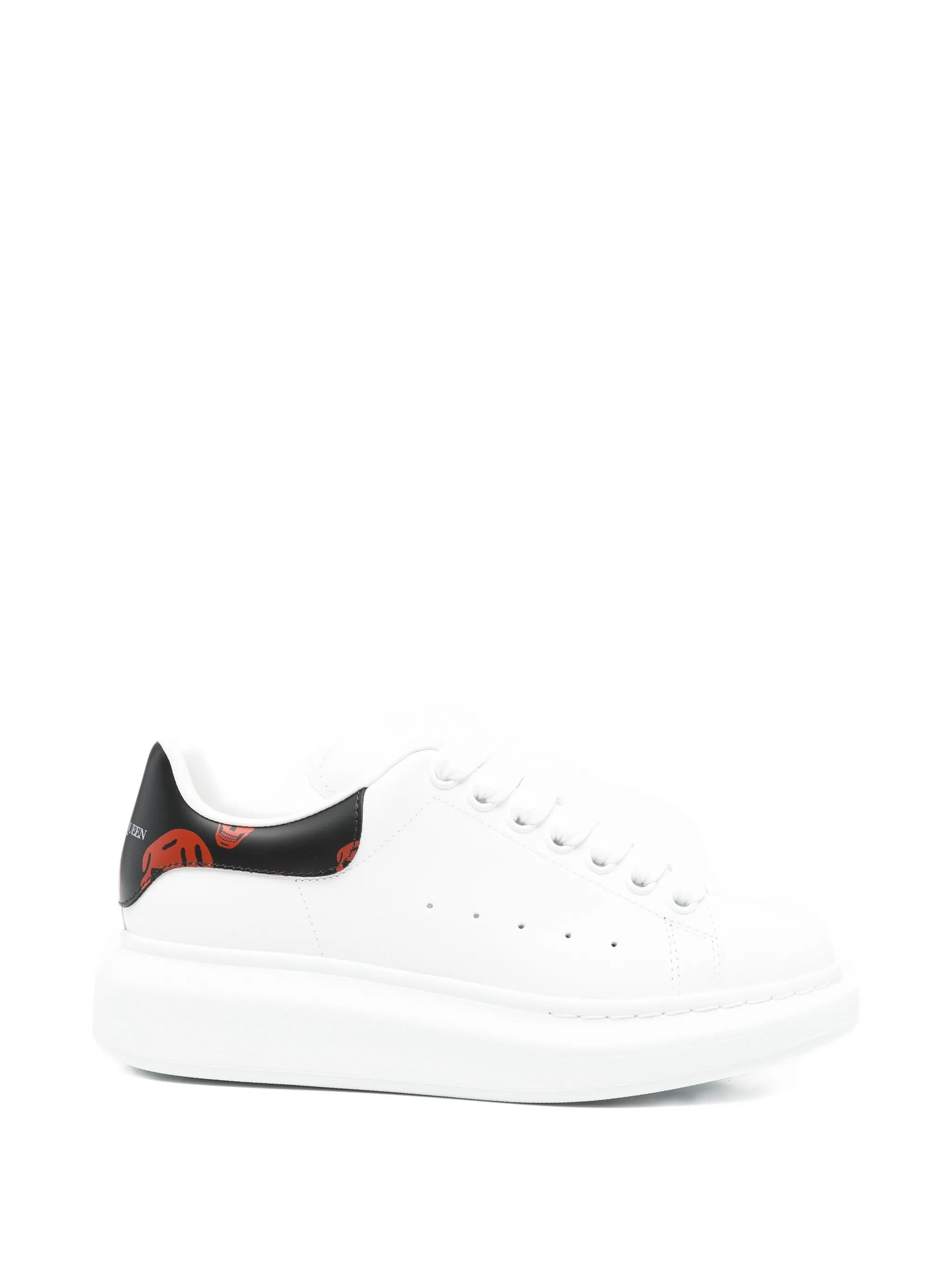 Oversized low-top skull-details sneakers