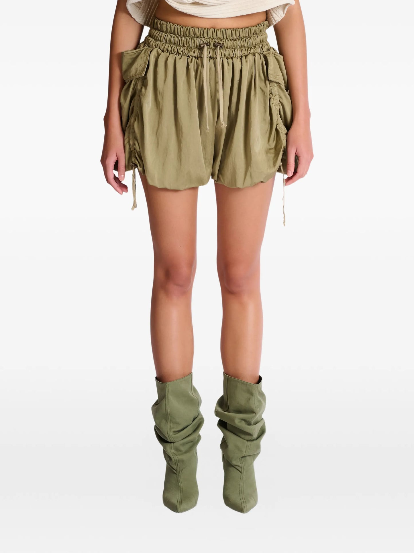 drawstring-fastening cargo shorts