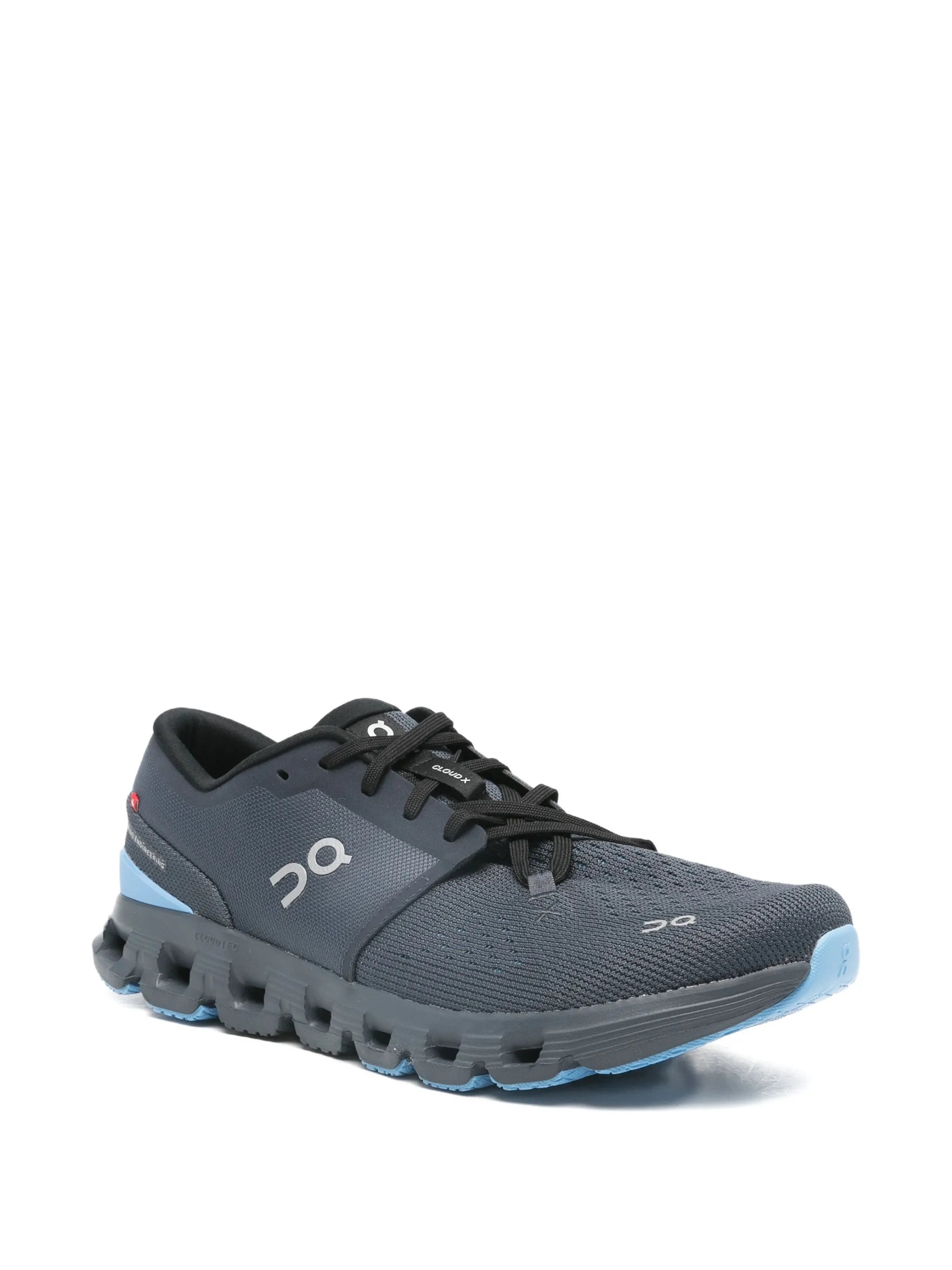 Cloud X 4 sneakers