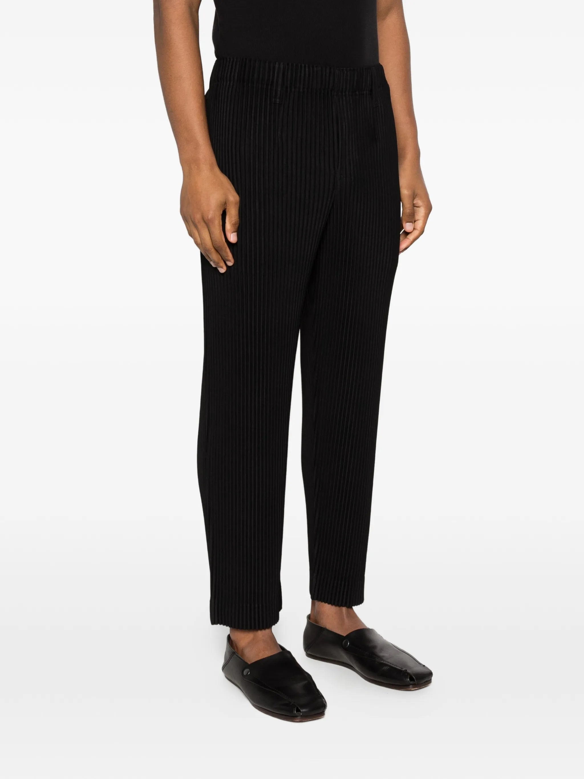 pleated trousers