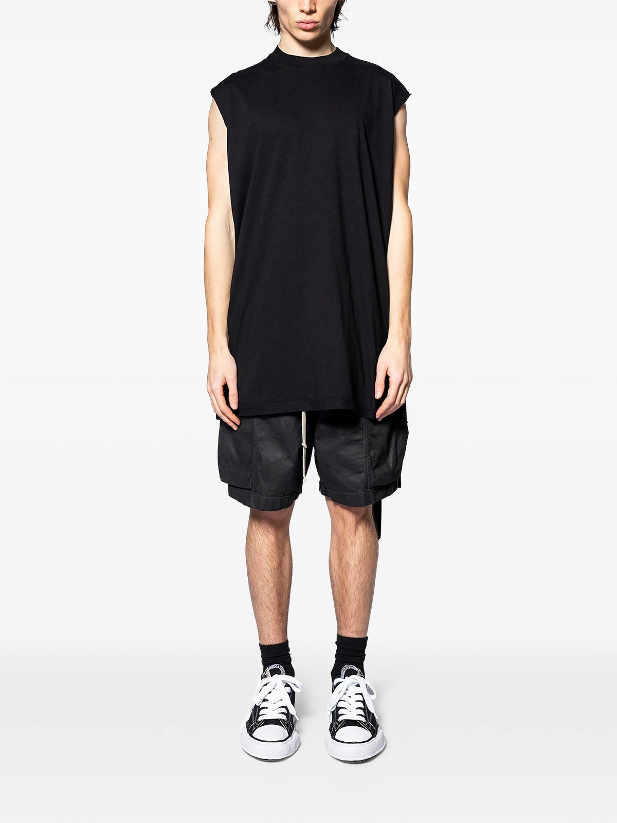 Temple tarp T-shirt in black liquid jersey