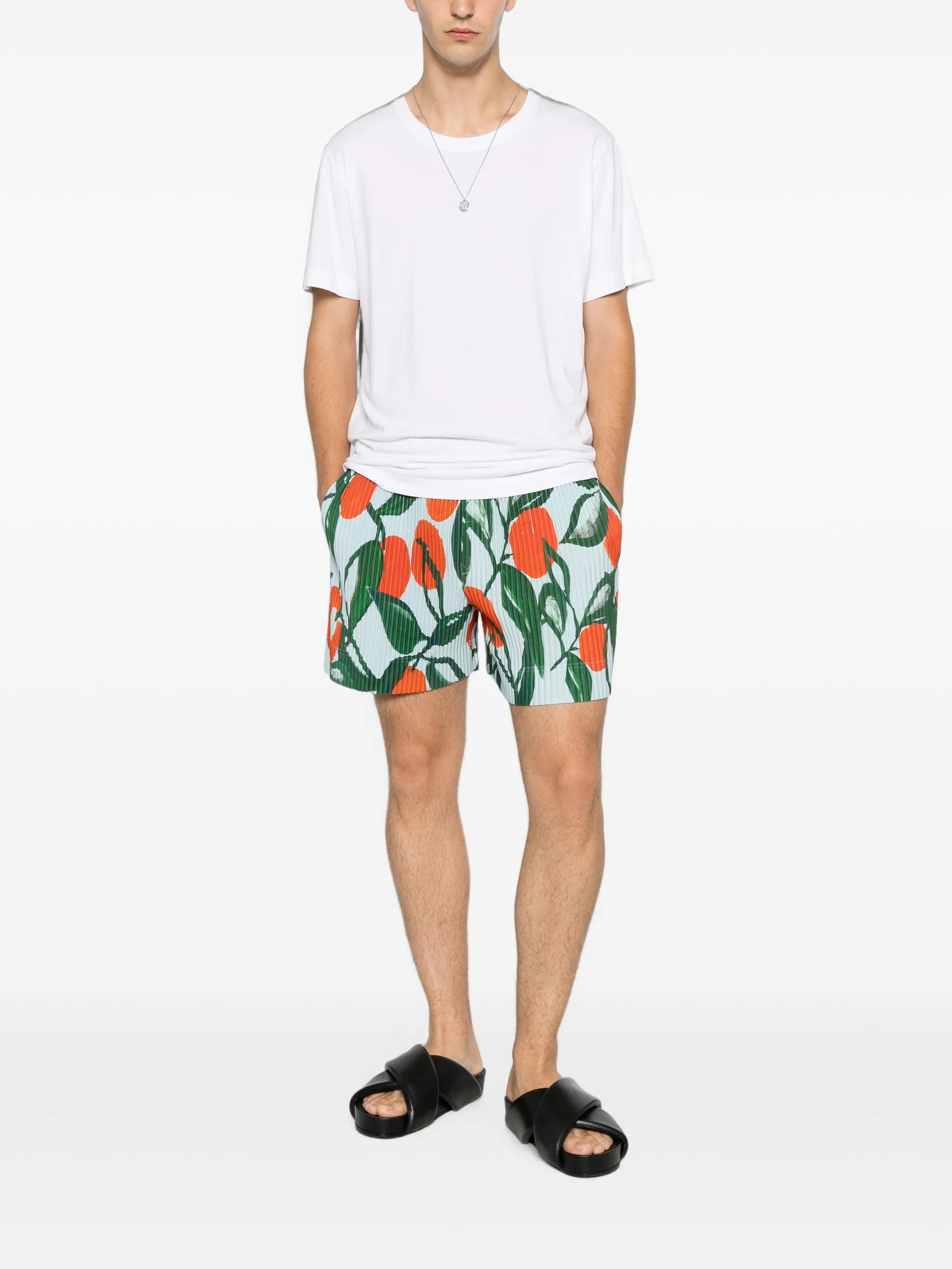 fruit-print pleated shorts