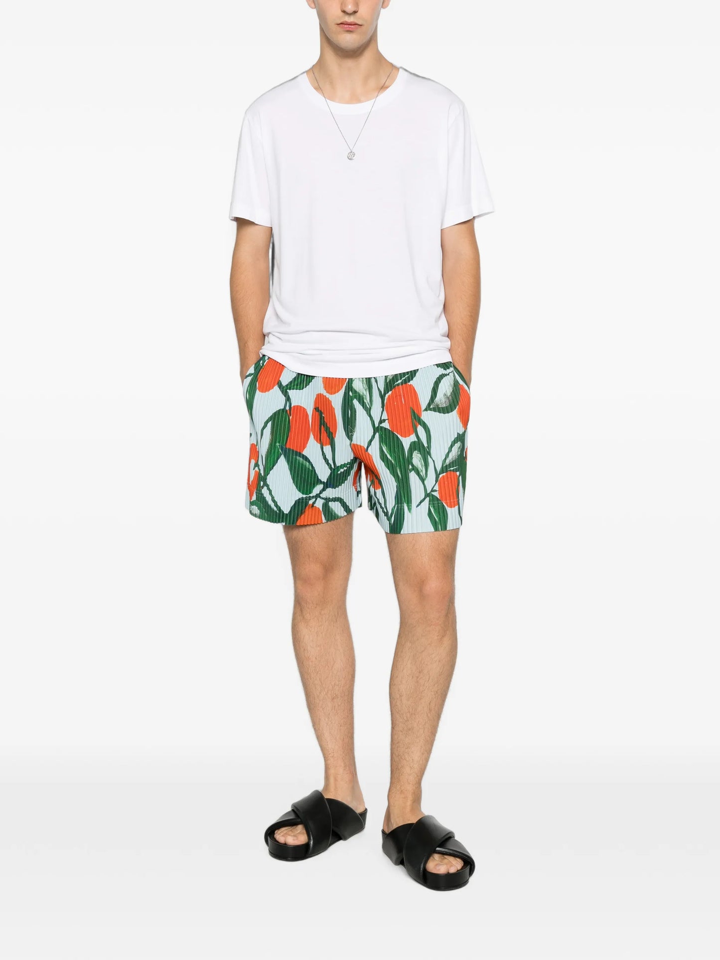 fruit-print pleated shorts