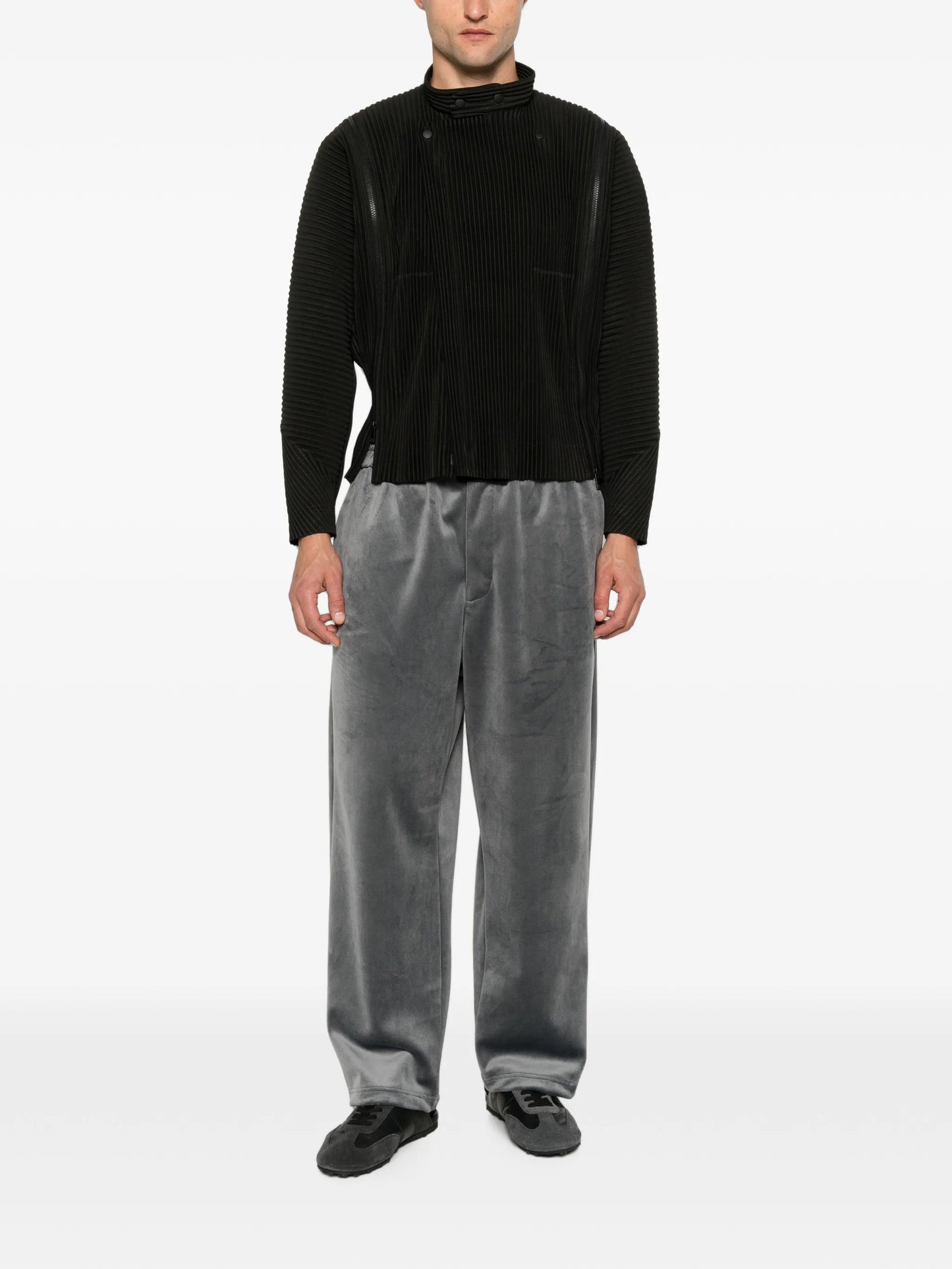 pleated-texture zip-fastening jacket