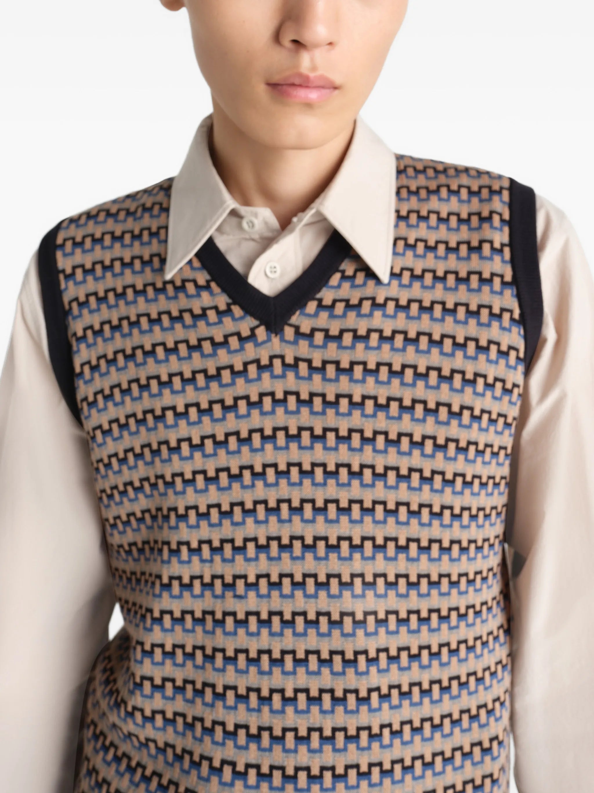 patterned V-neck vest
