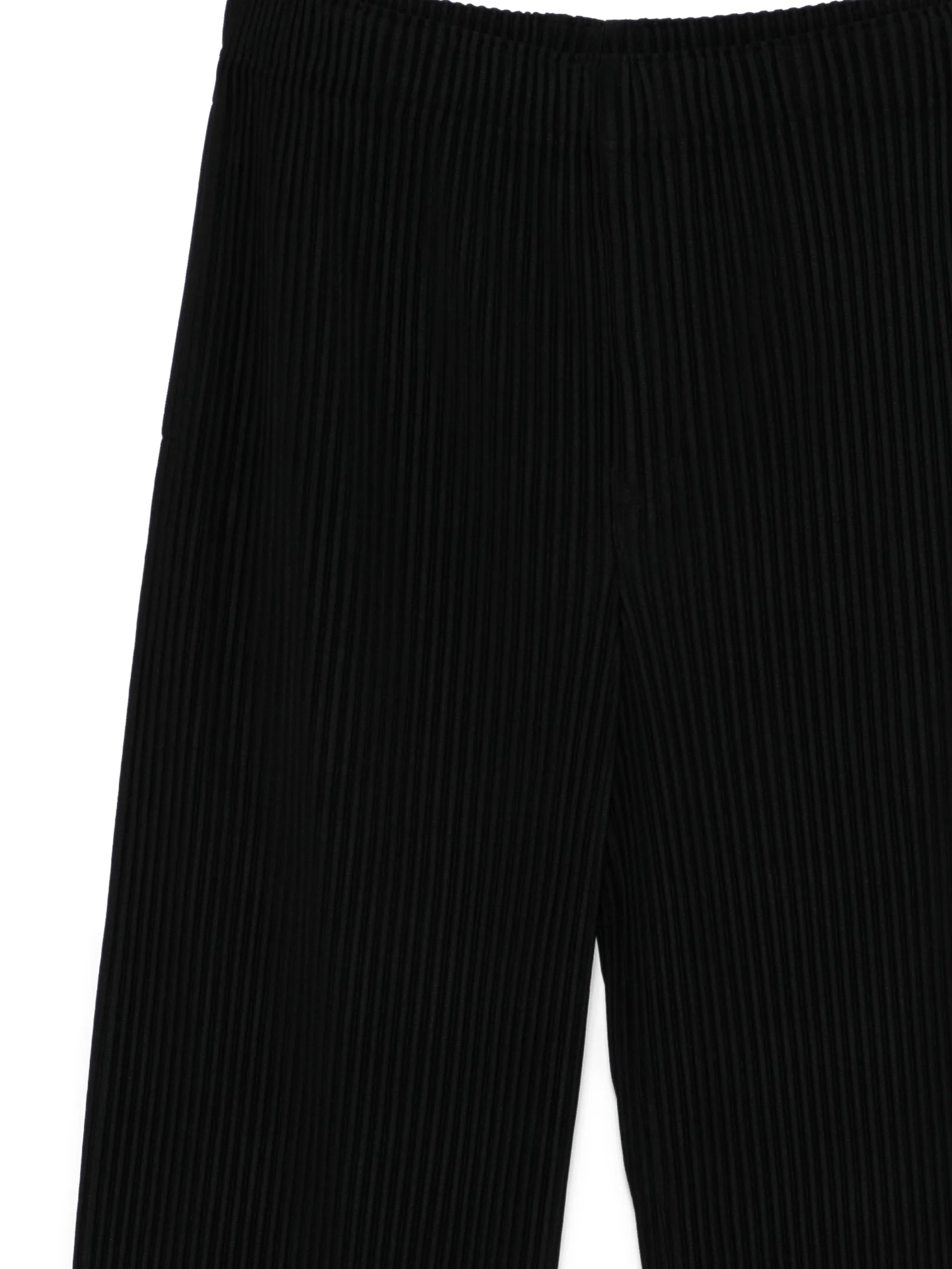 pleated trousers