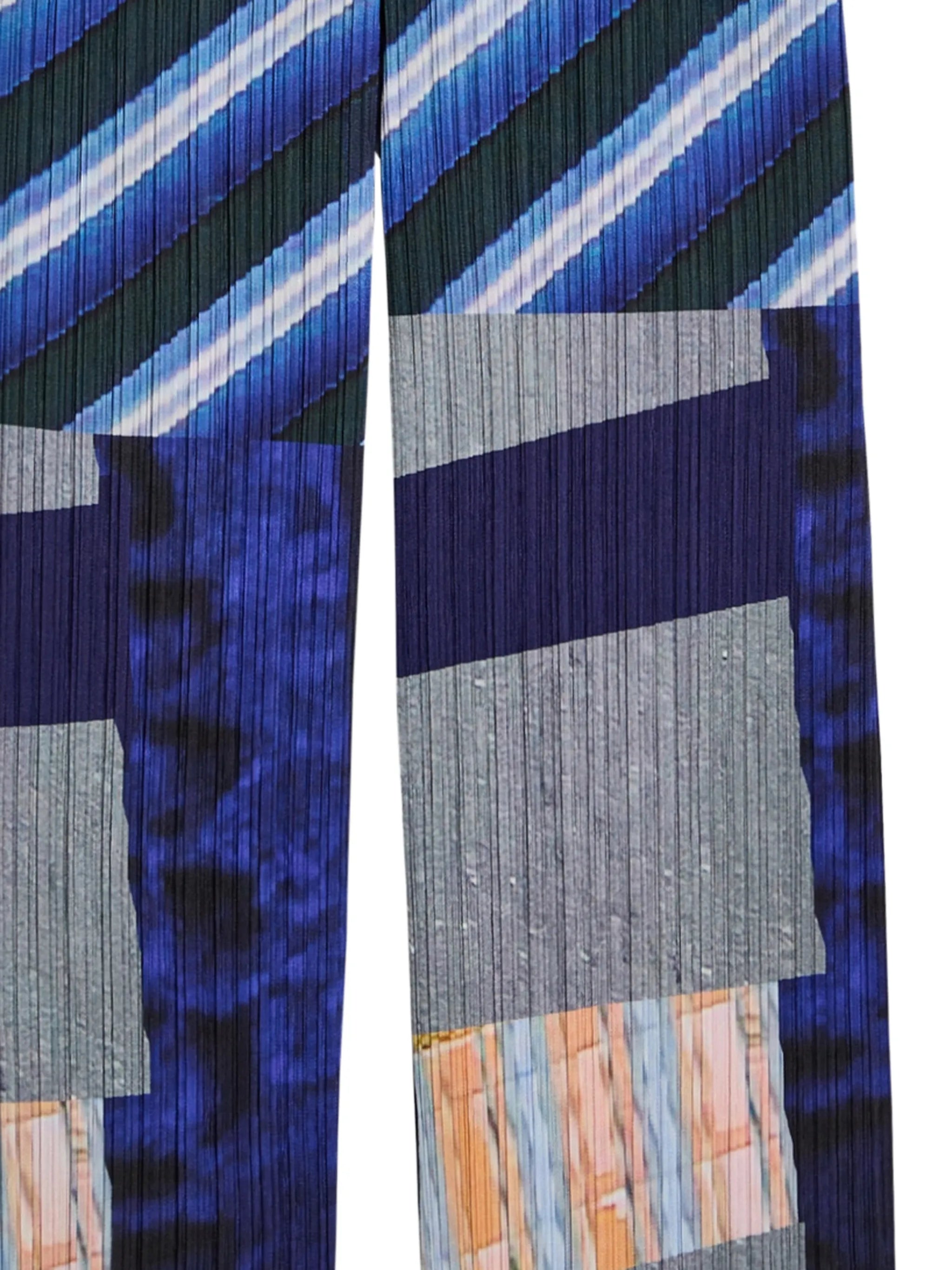 striped-pattern trousers