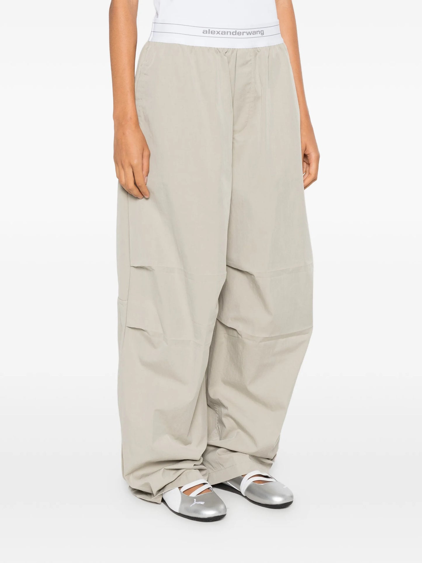 logo-elastic pleated-knee trousers