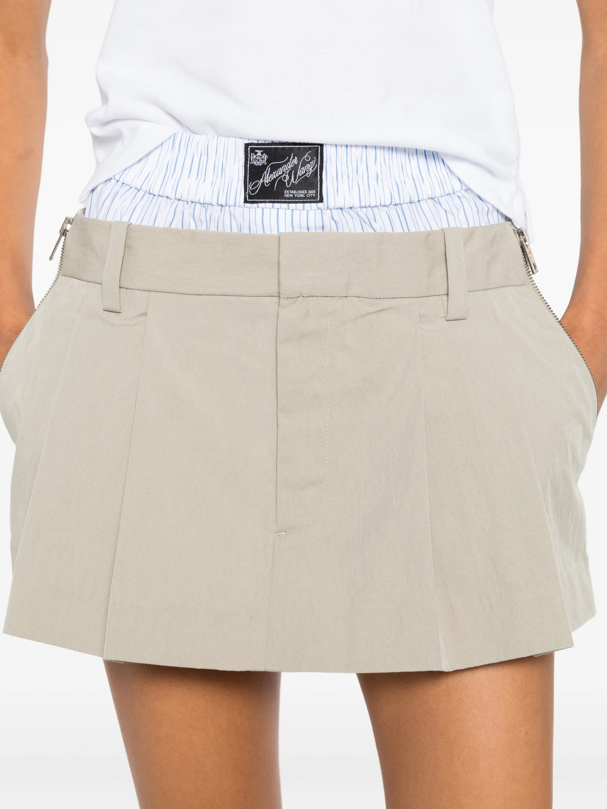 pleated zip-detail skort