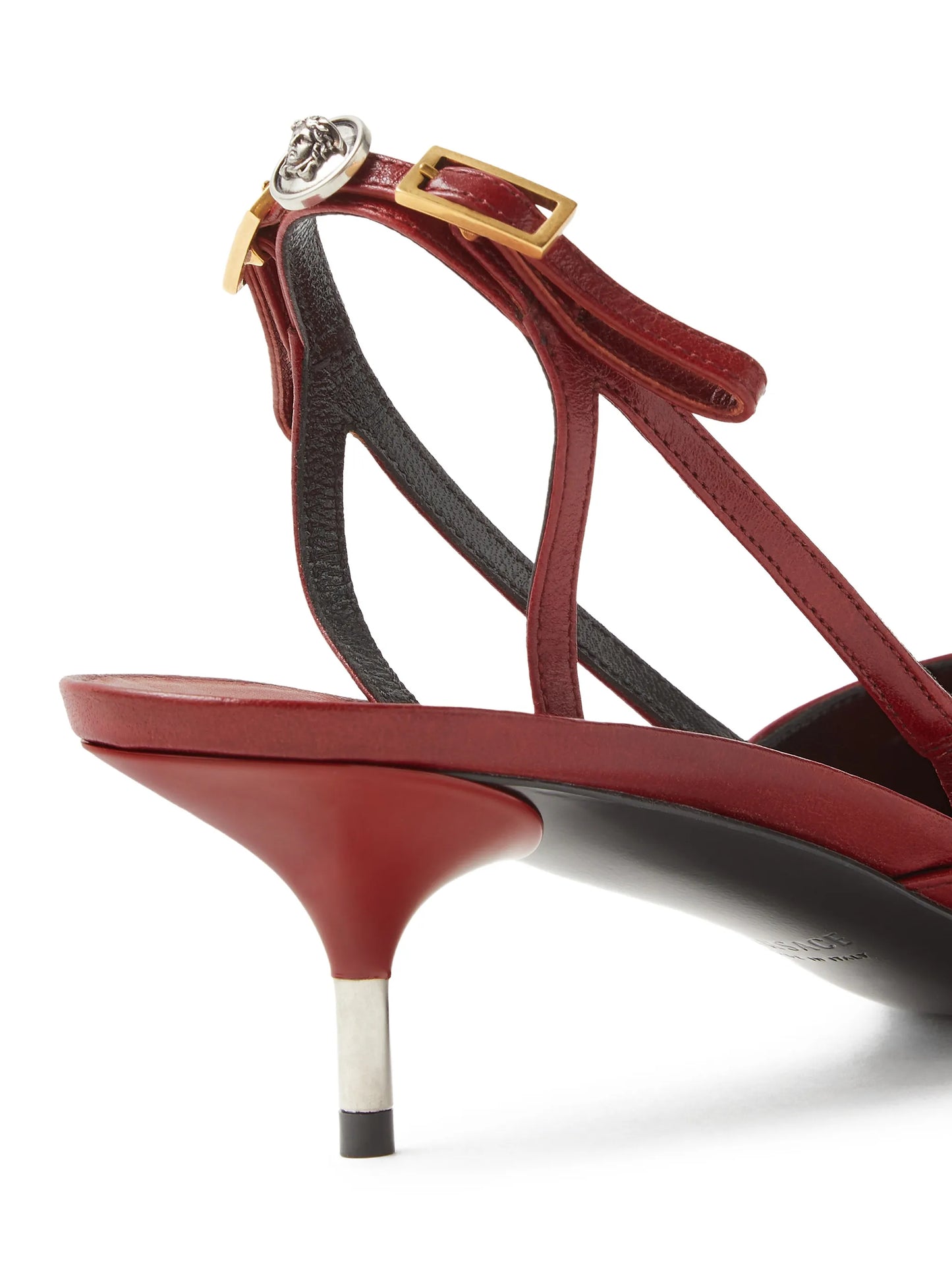 point-toe buckle pumps