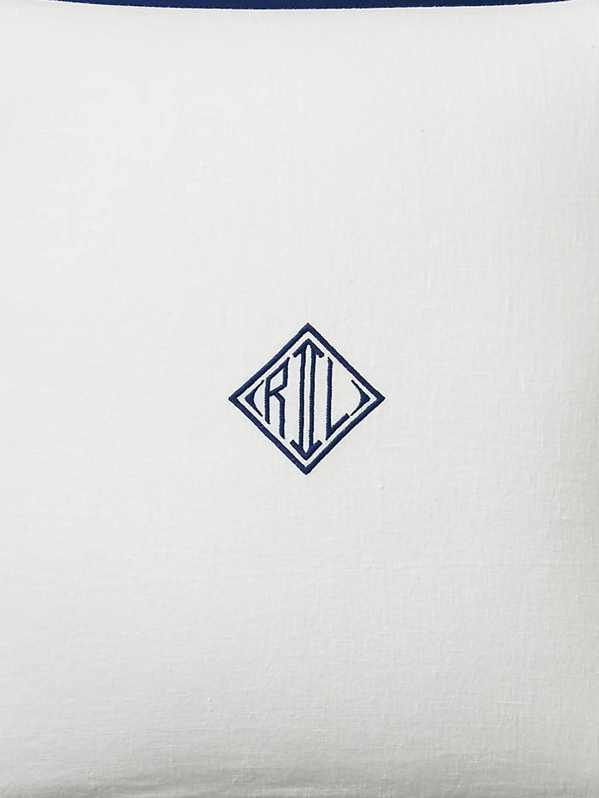 logo border cushion