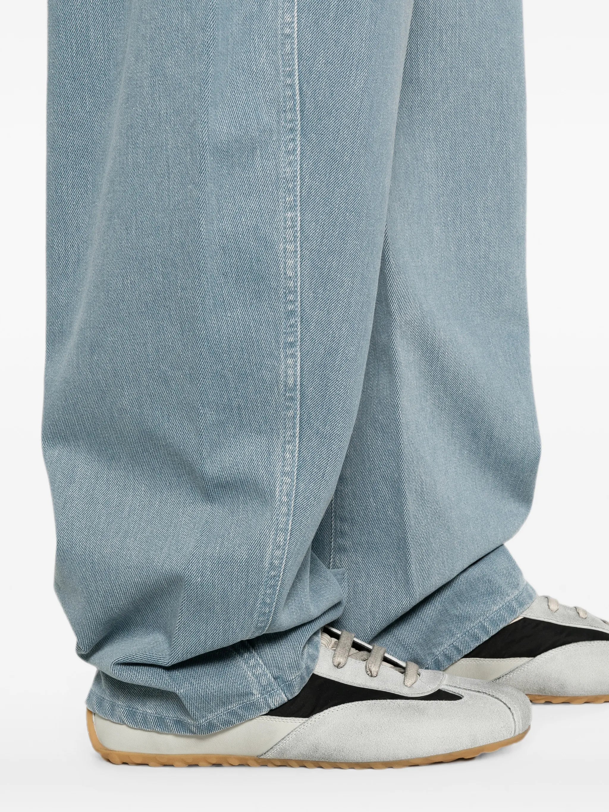 tapered baggy jeans