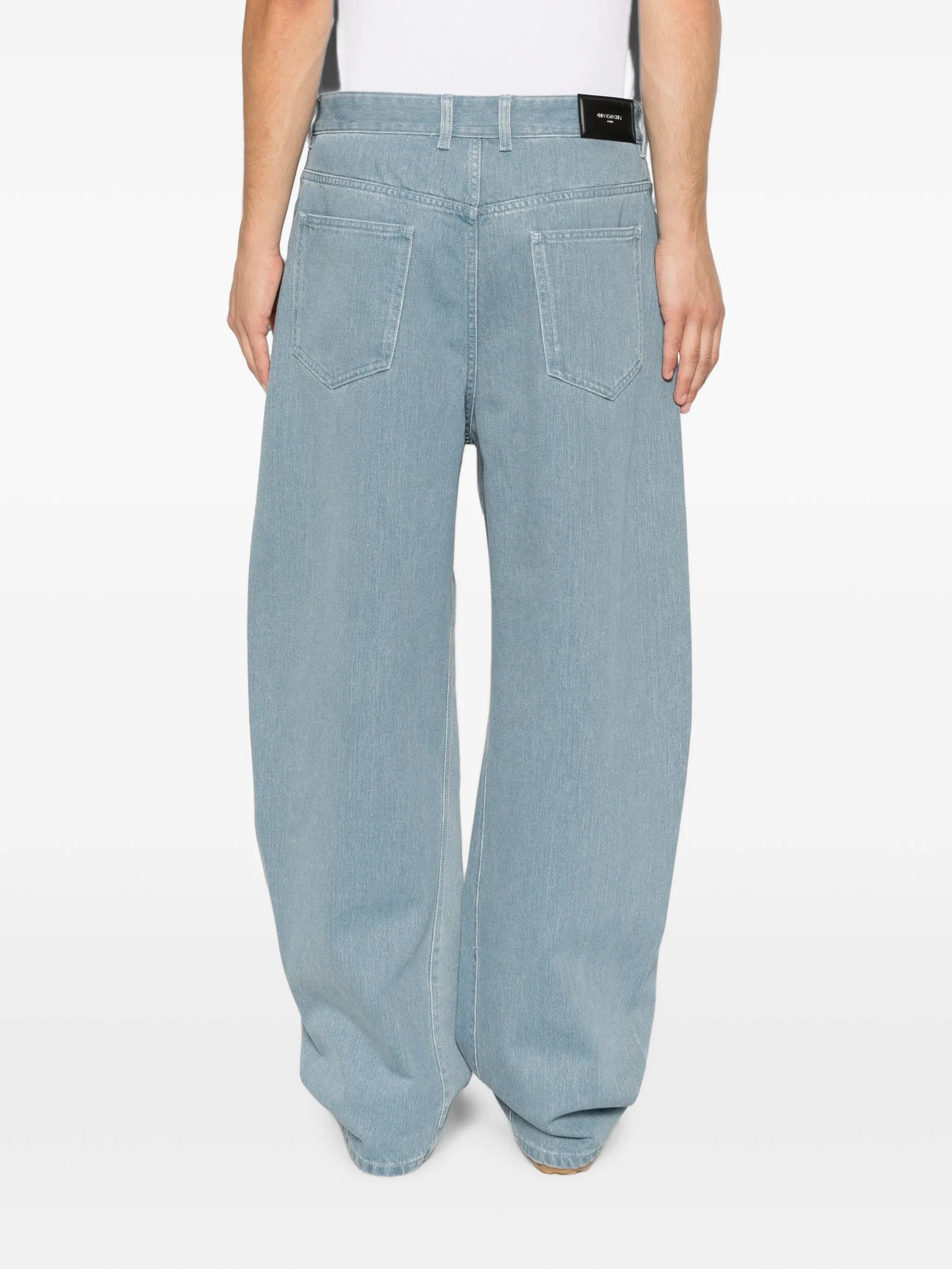 tapered baggy jeans