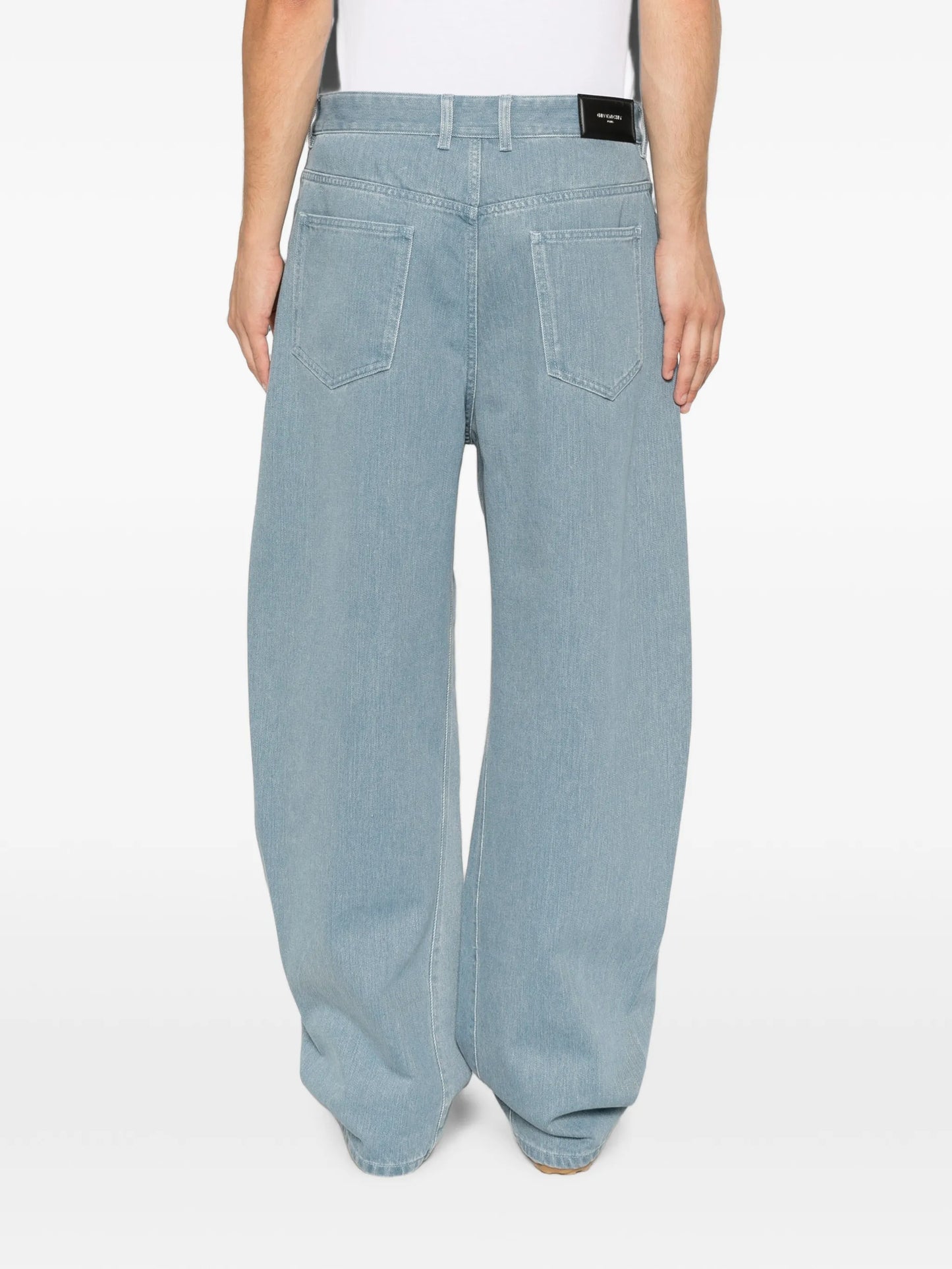 tapered baggy jeans