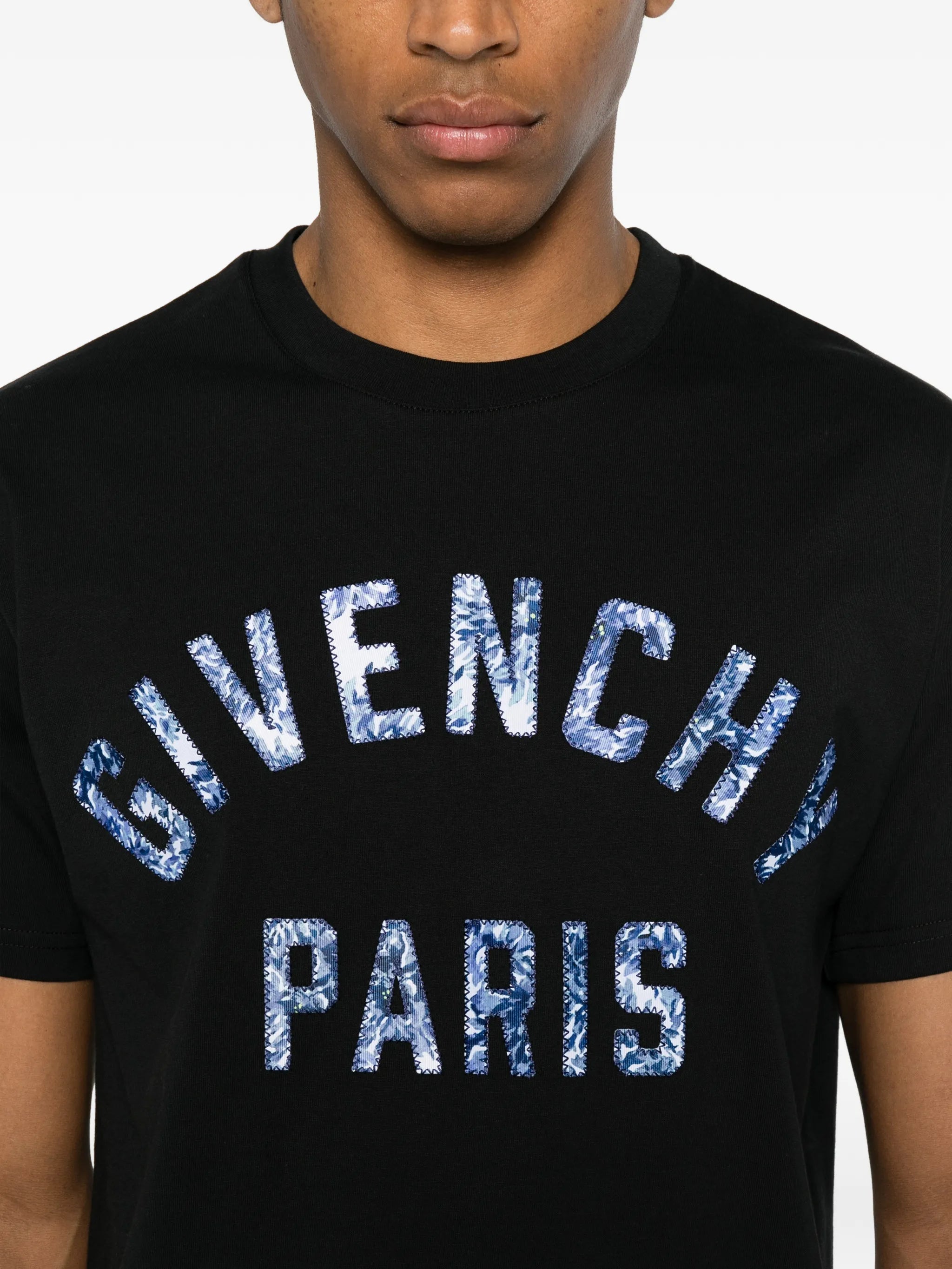 T-shirt in cotton pompom embroidery