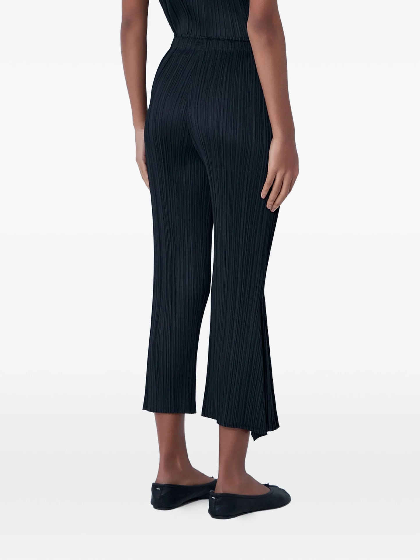 pleated trousers