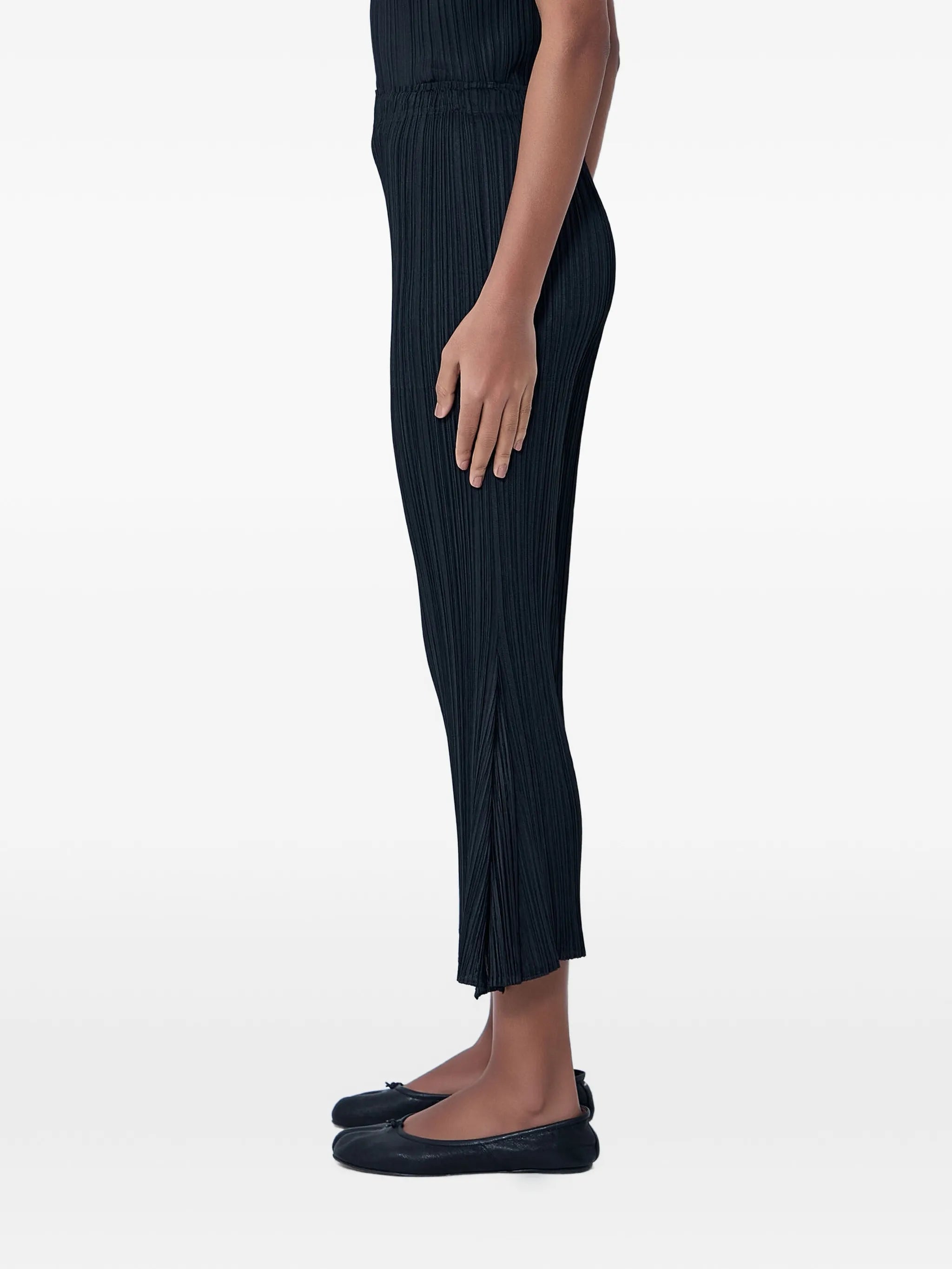 pleated trousers