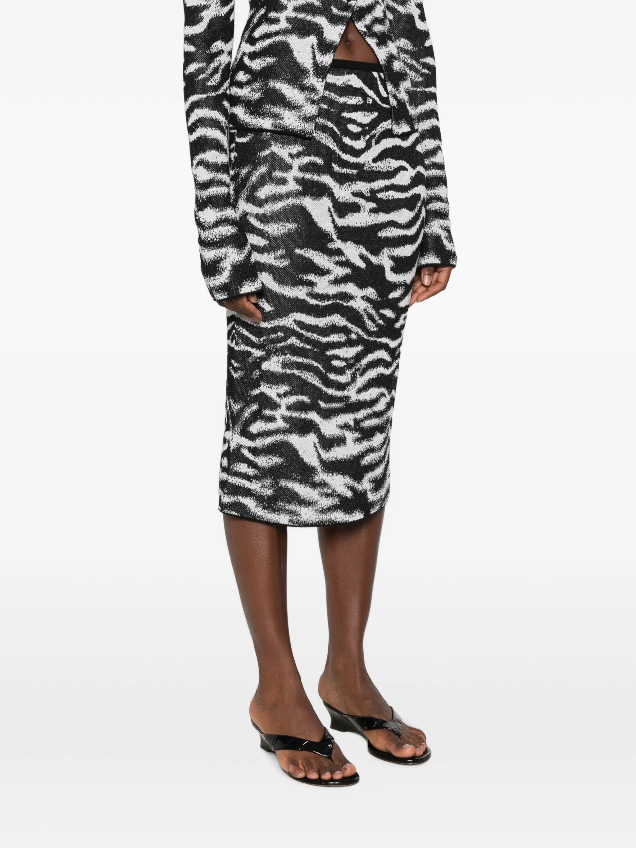 zebra-pattern jacquard-knit skirt