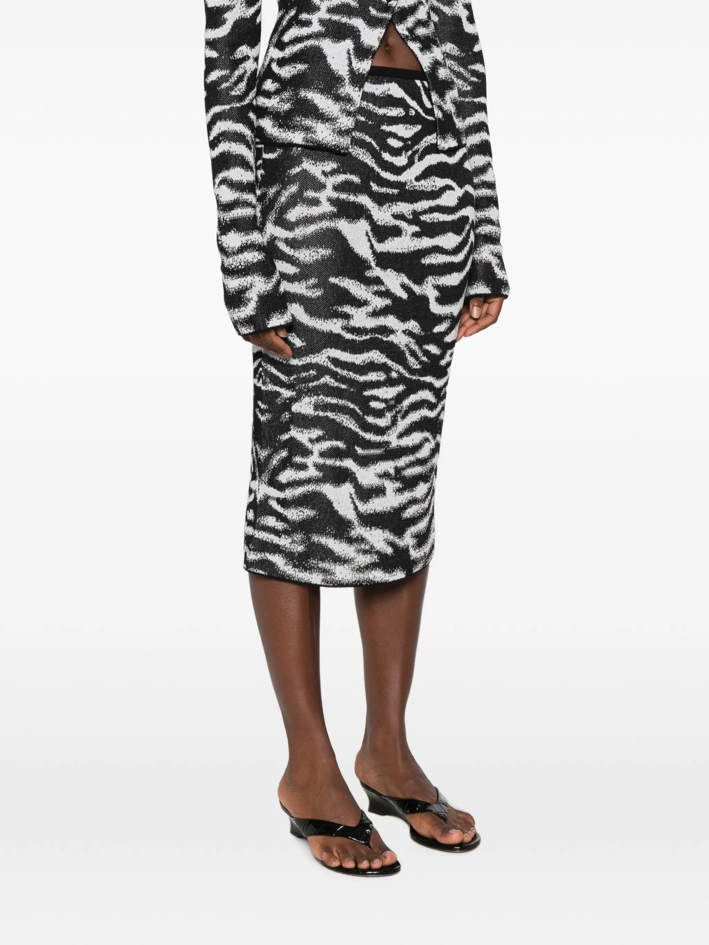 zebra-pattern jacquard-knit skirt