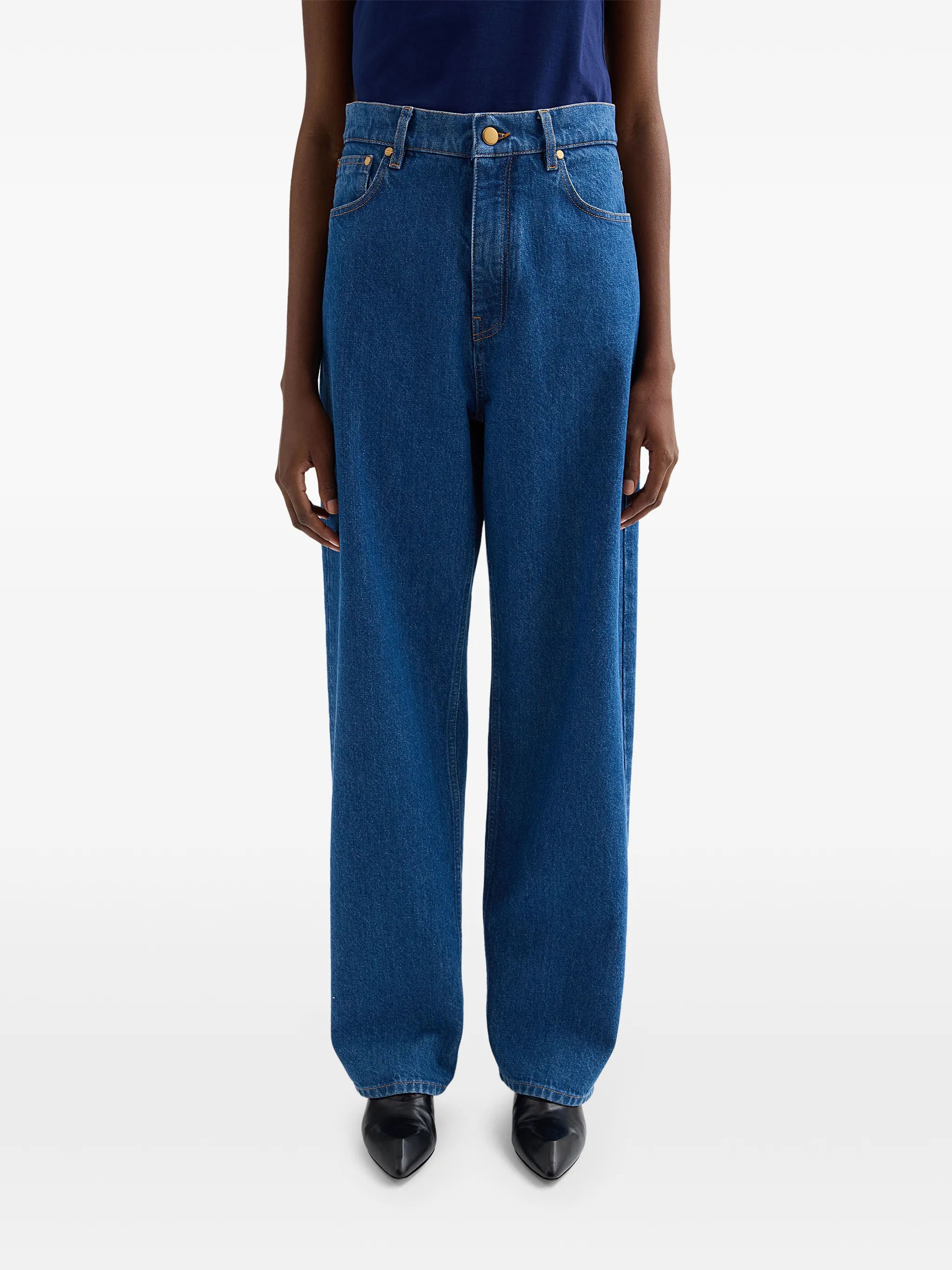loose jeans