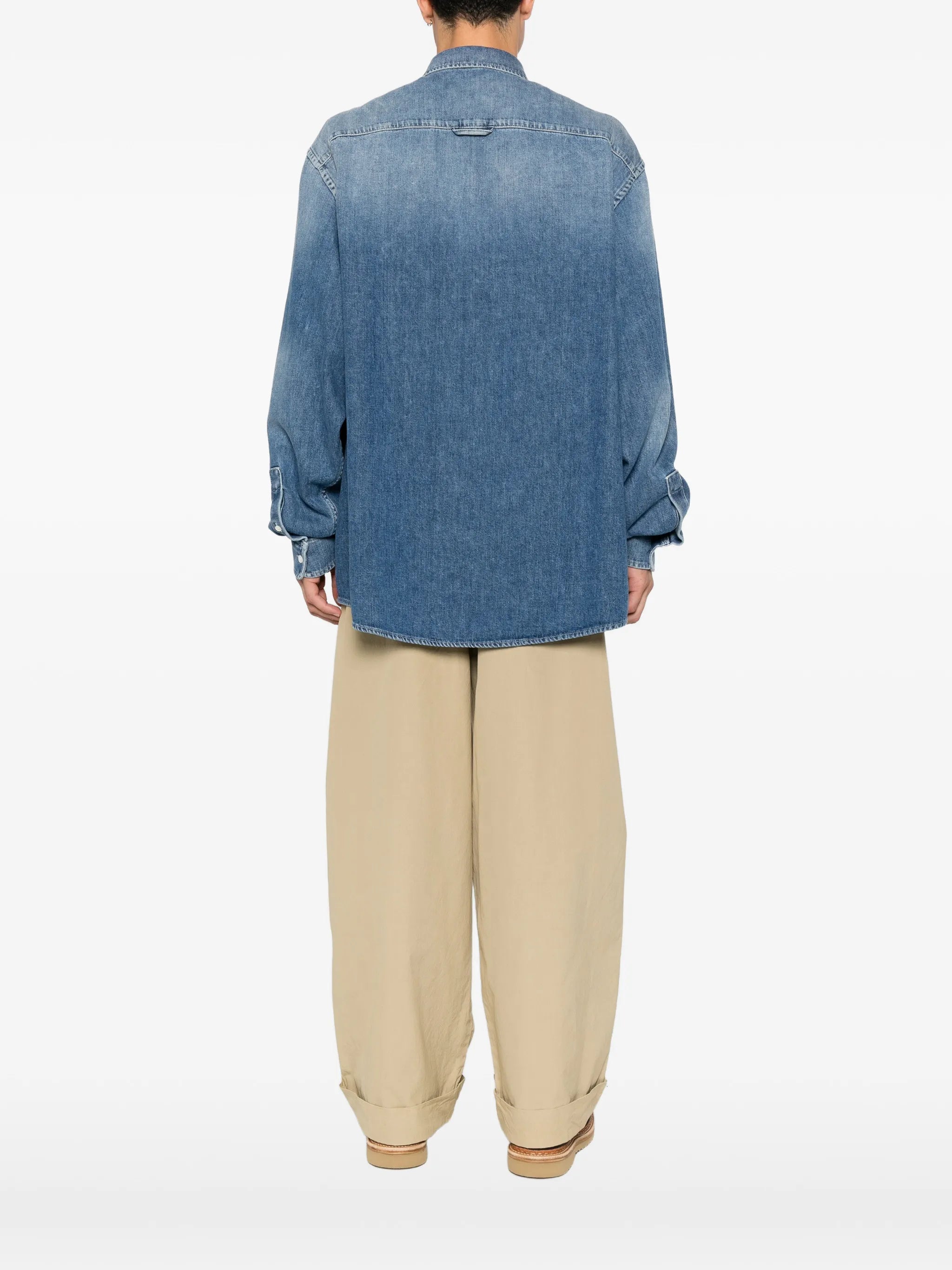 spread-collar chest-pocket shirt