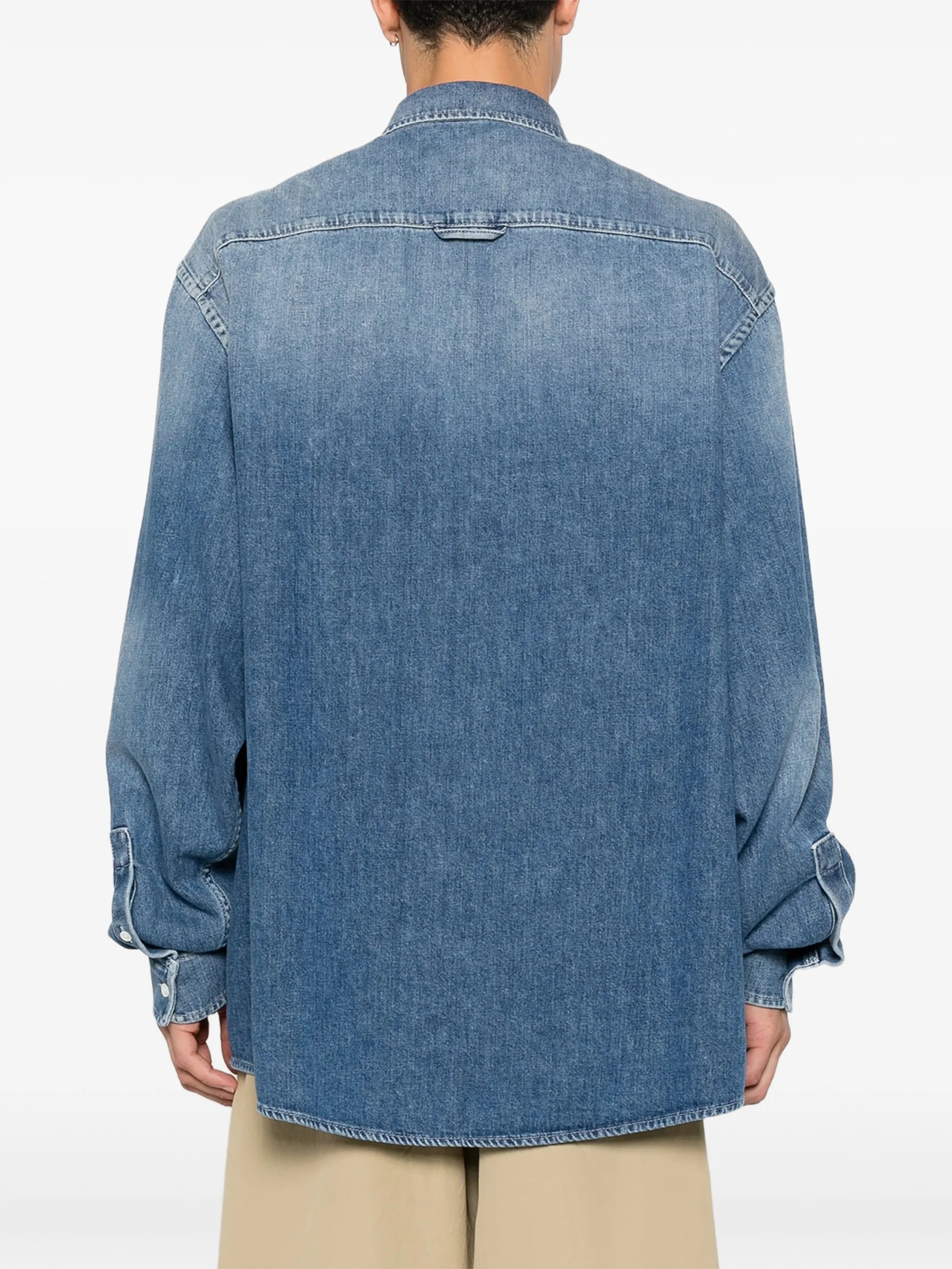 spread-collar chest-pocket shirt