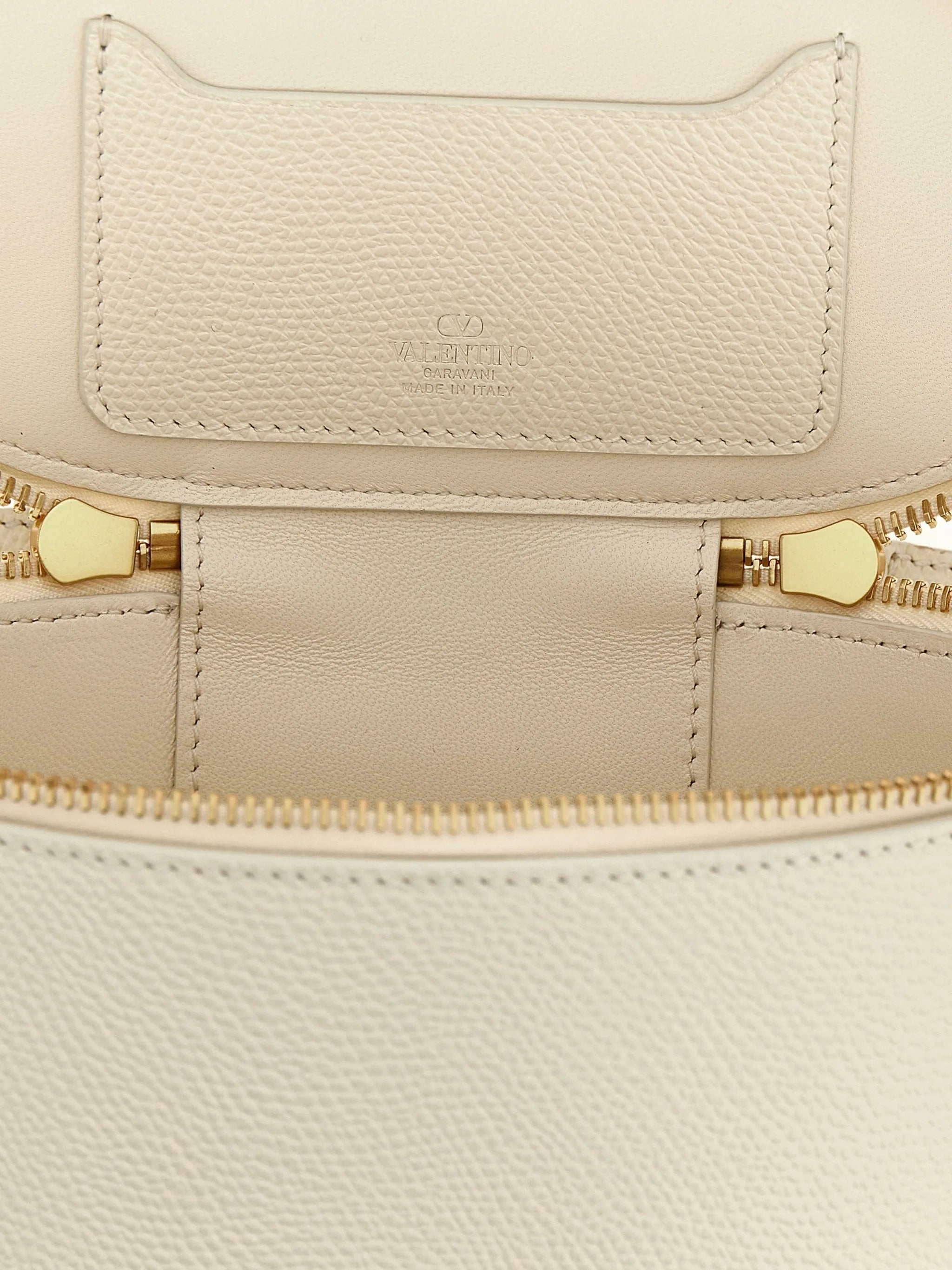 VLogo grain-leather mini vanity bag