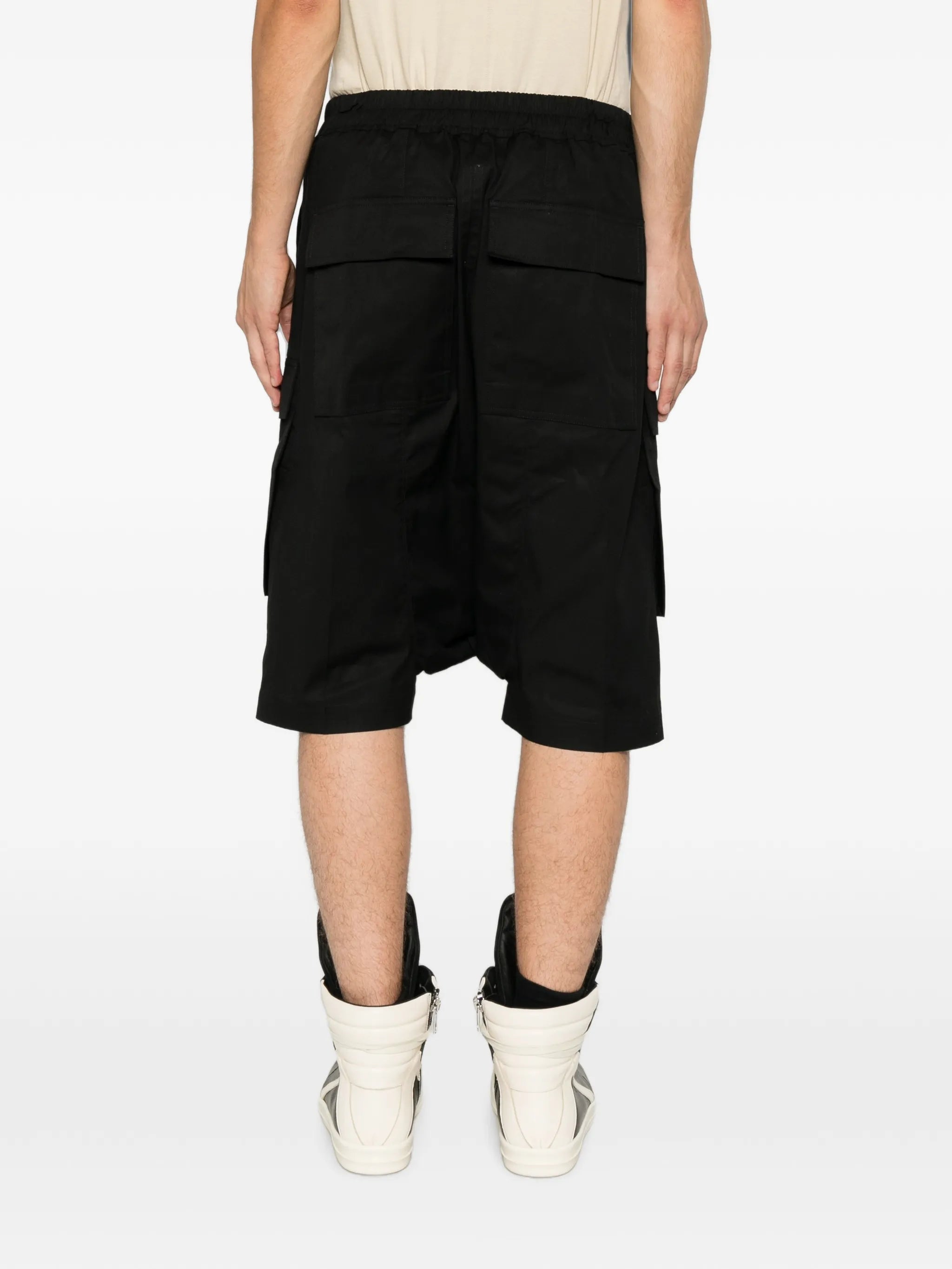 elasticated-waistband cargo shorts