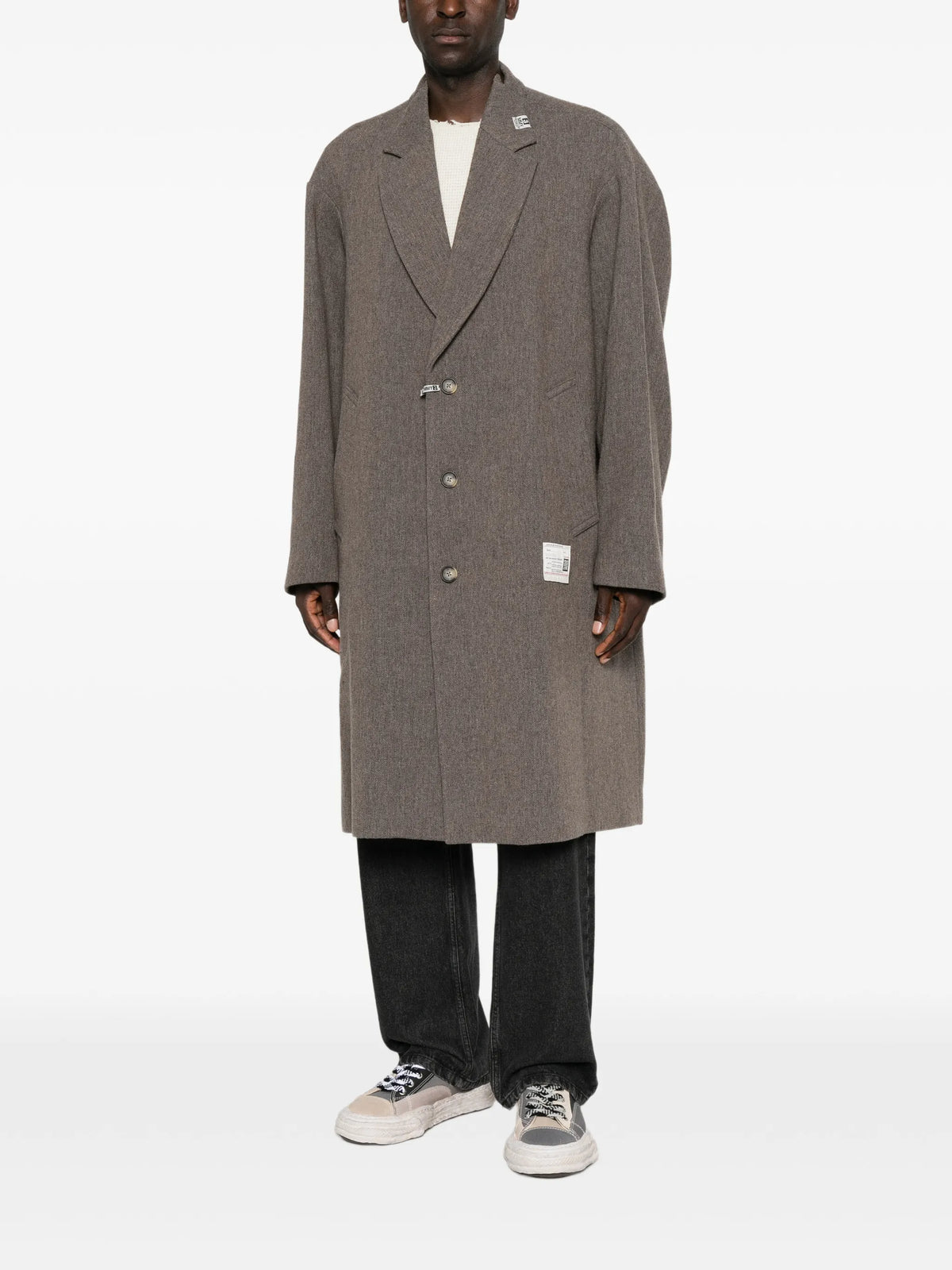 shifted-shoulder overcoat