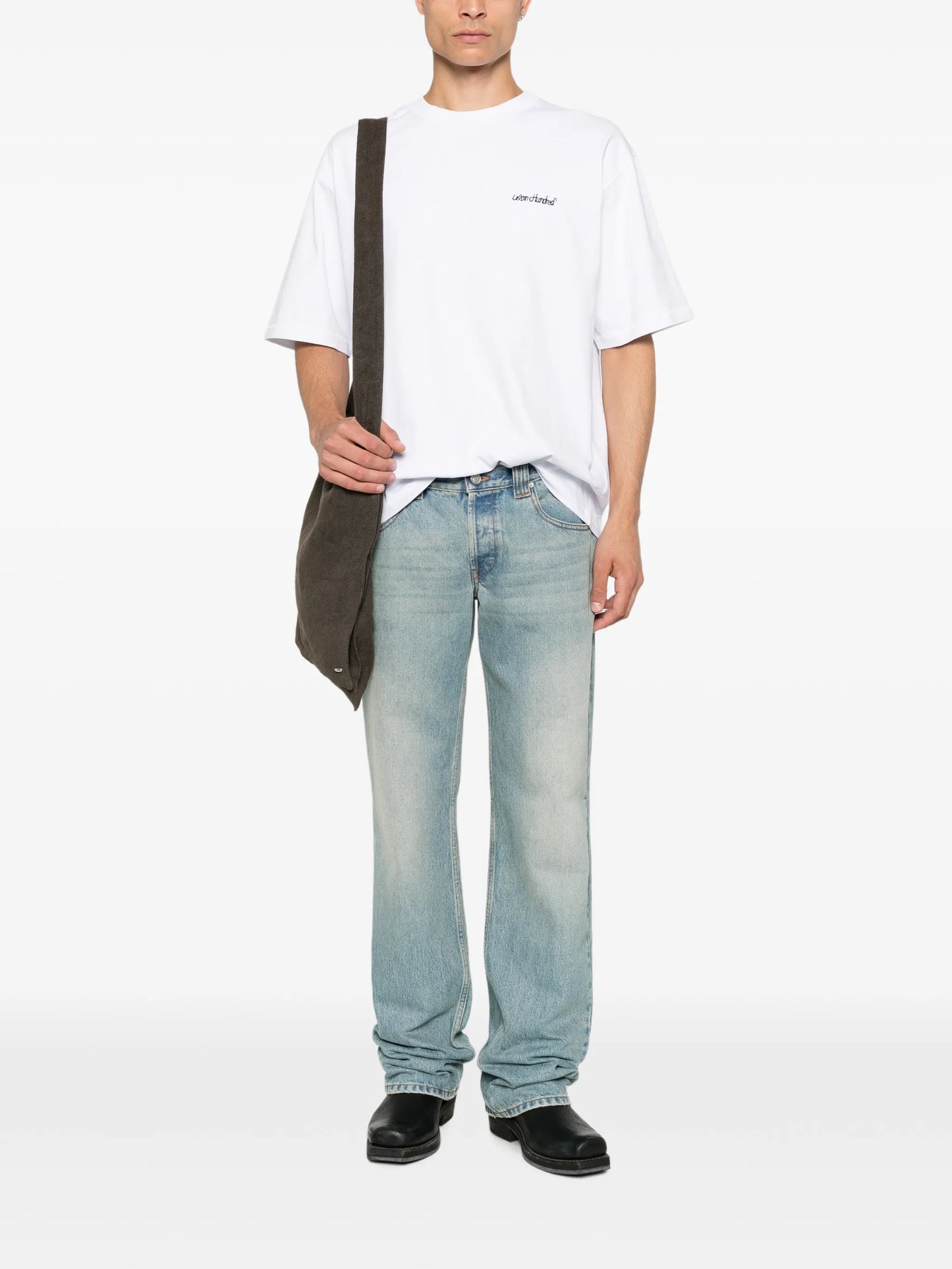 logo-embroidered T-shirt