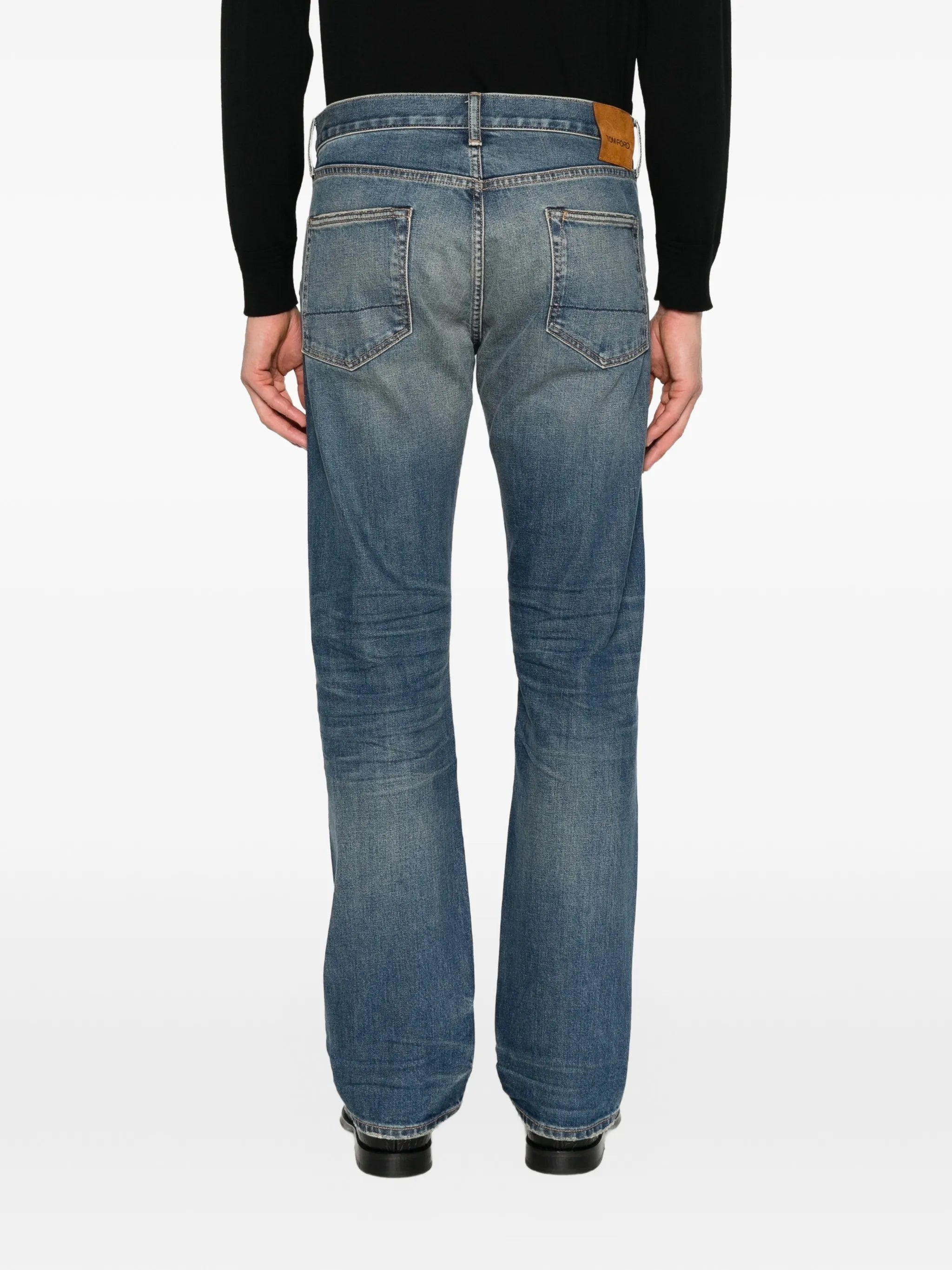straight-fit jeans