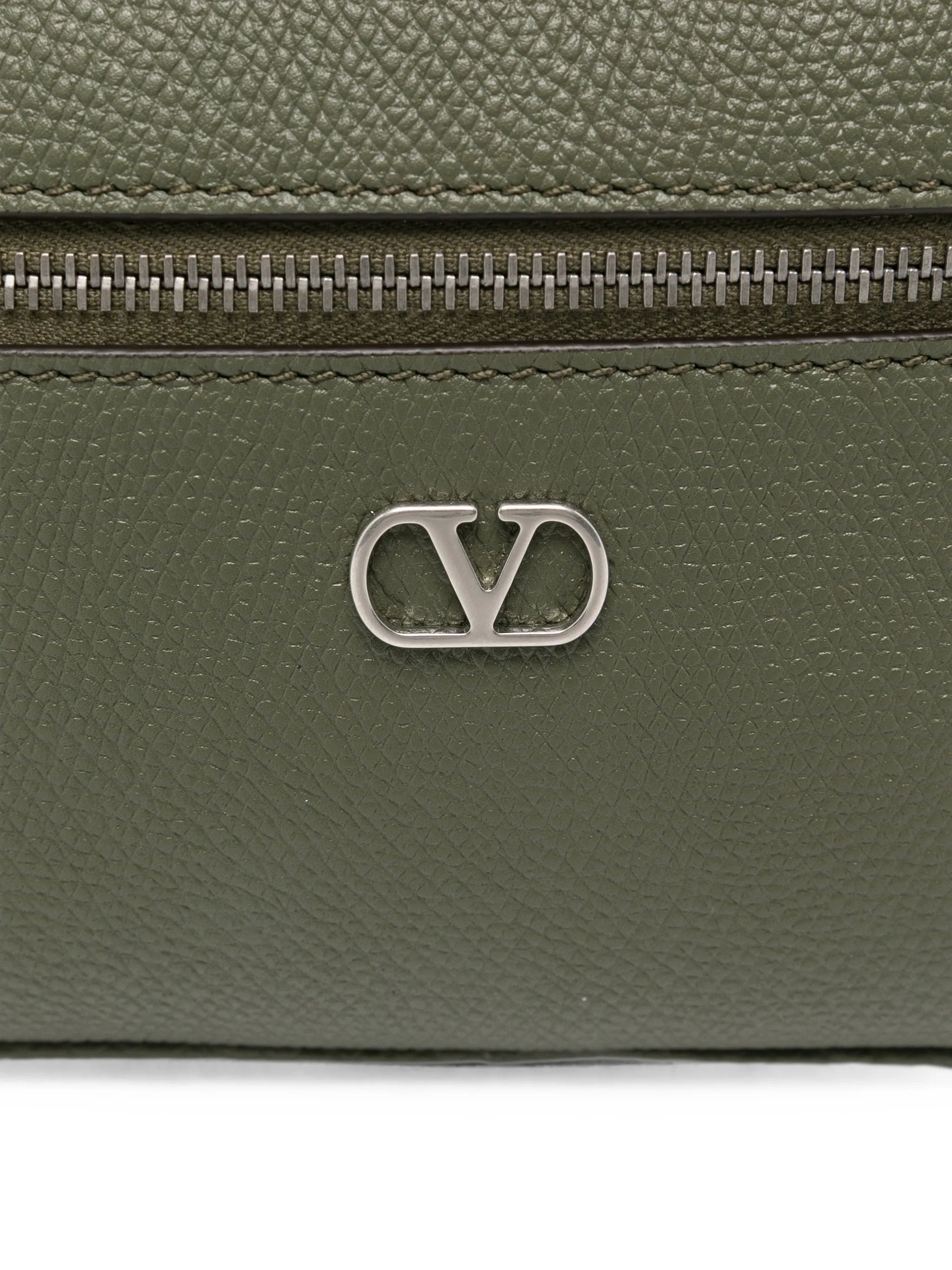 VLogo Signature leather shoulder bag