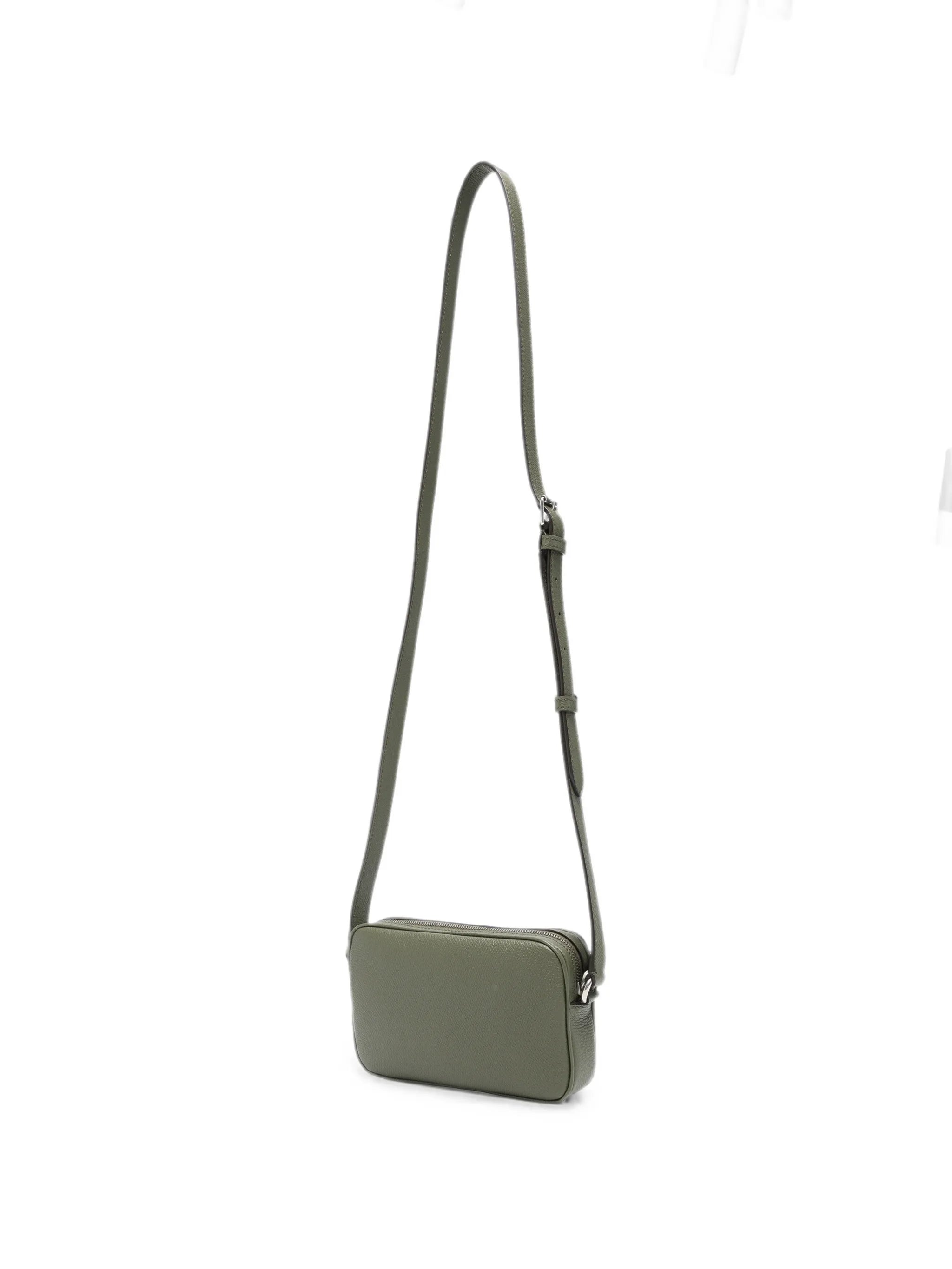VLogo Signature leather shoulder bag
