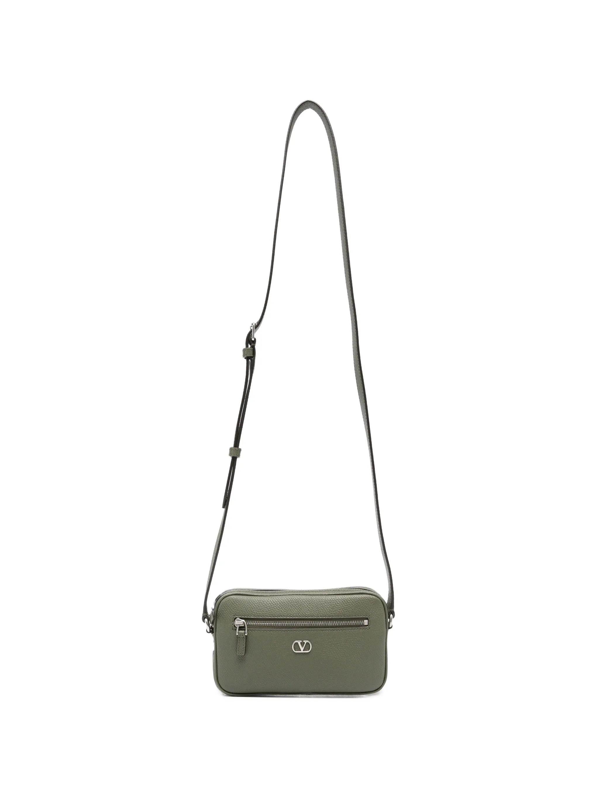 VLogo Signature leather shoulder bag