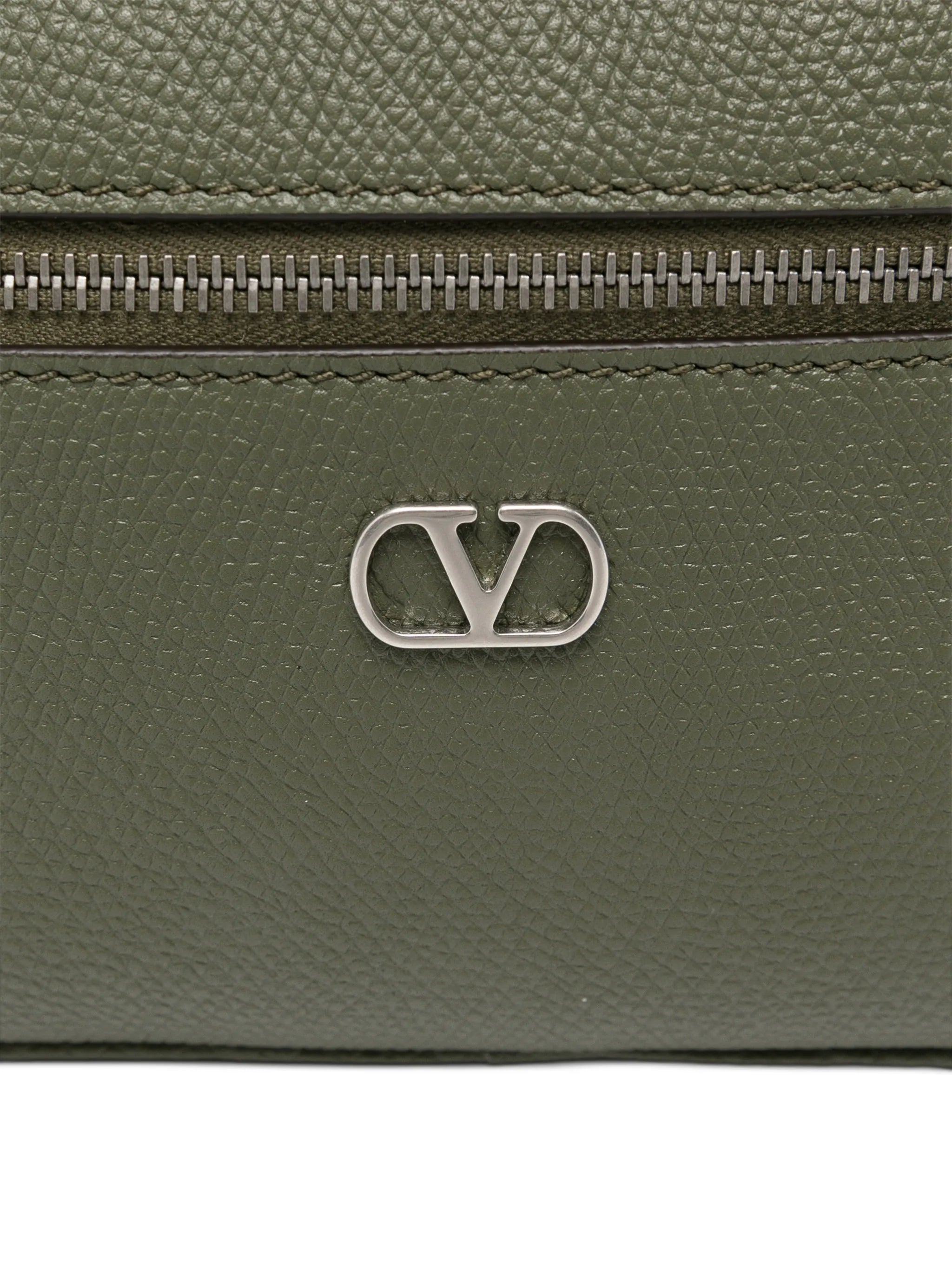 VLogo Signature leather shoulder bag