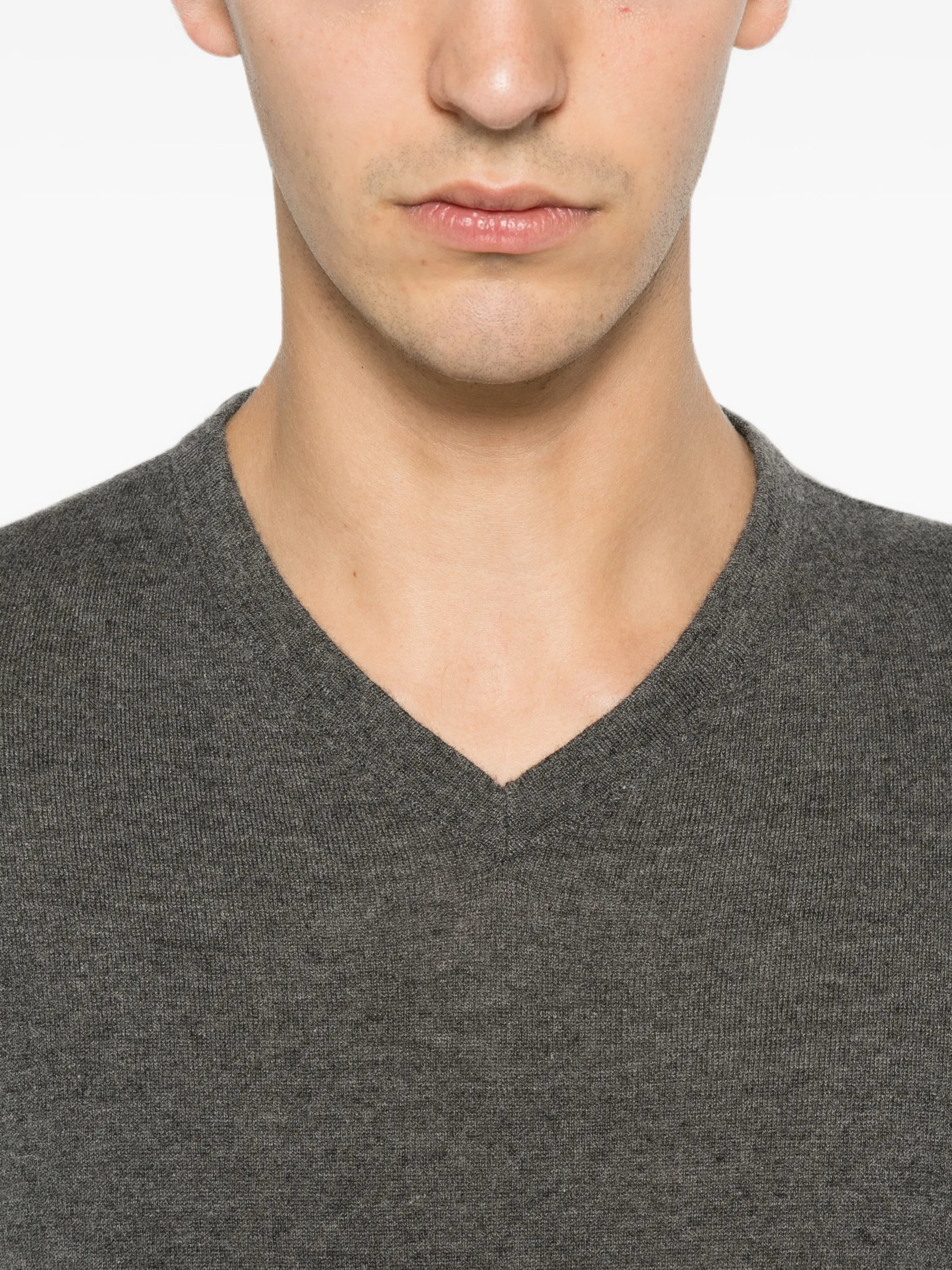 Mapple V-neck sweater