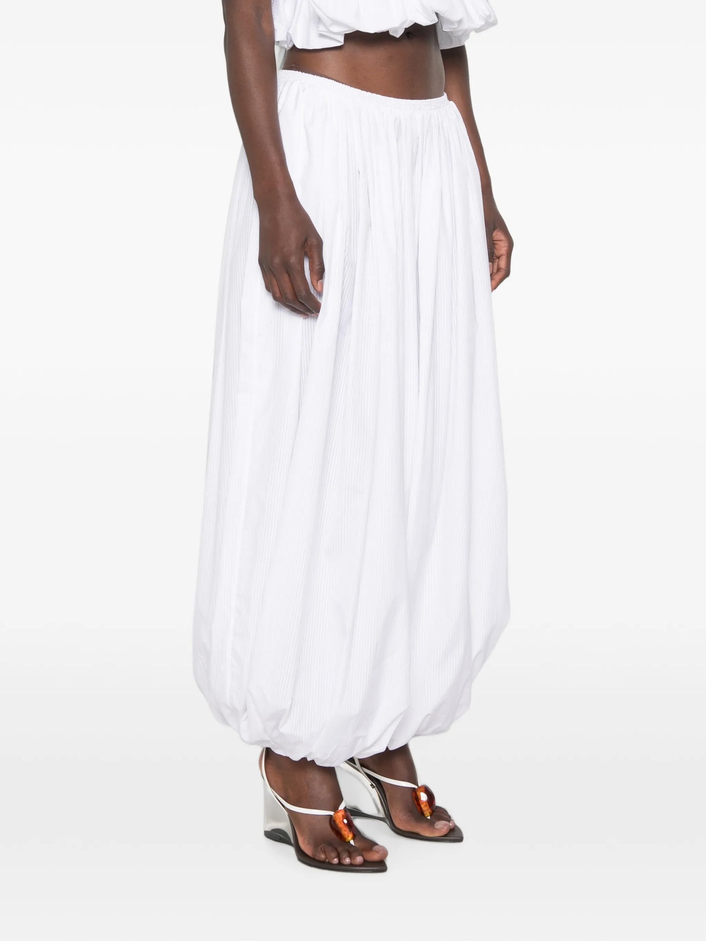 elasticed-waistband trousers