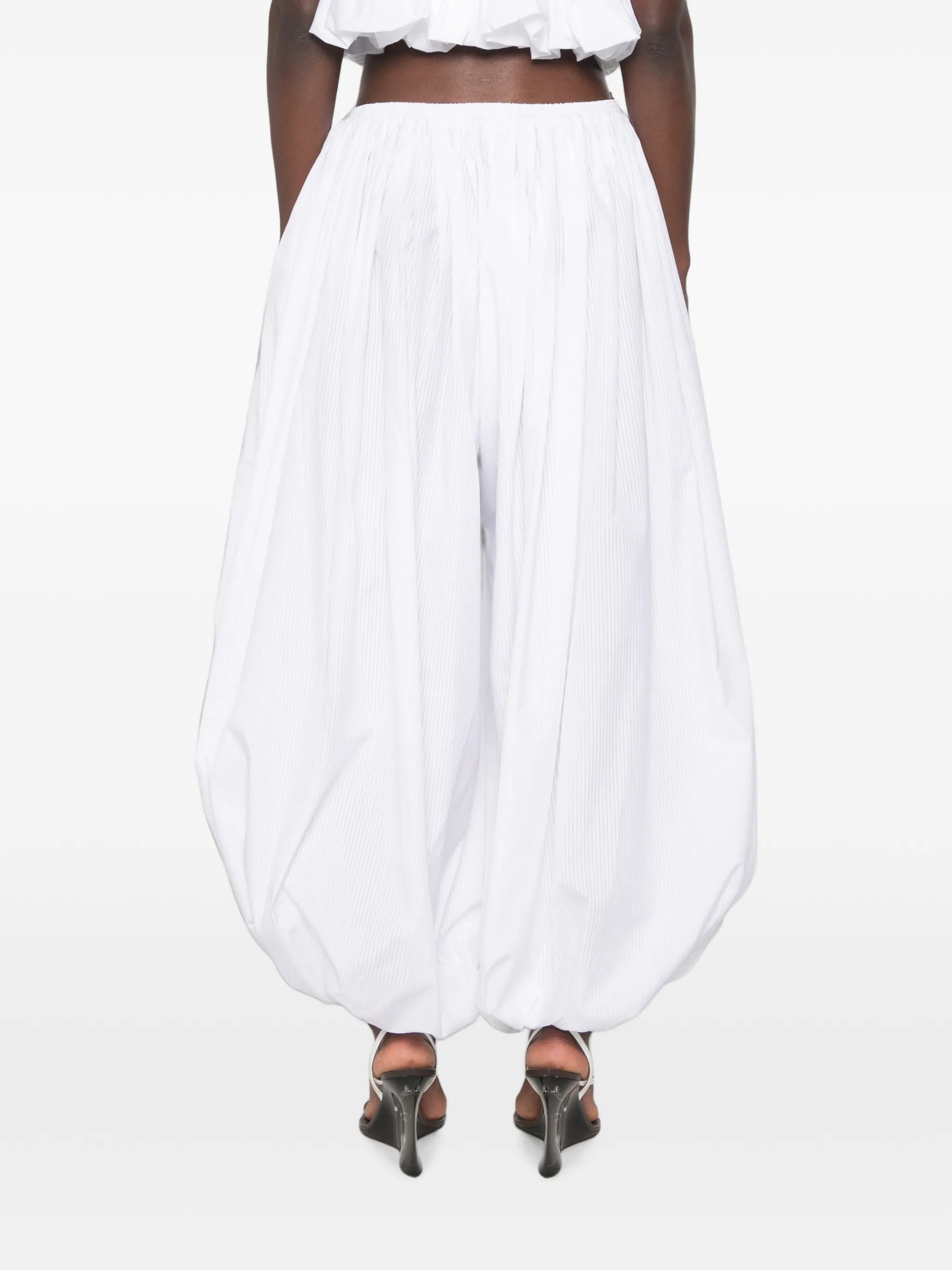 elasticed-waistband trousers