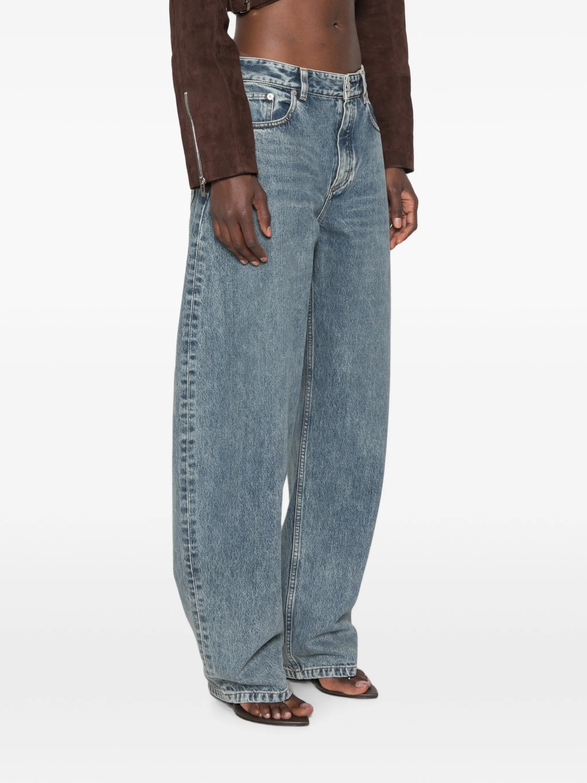 Round denim jeans