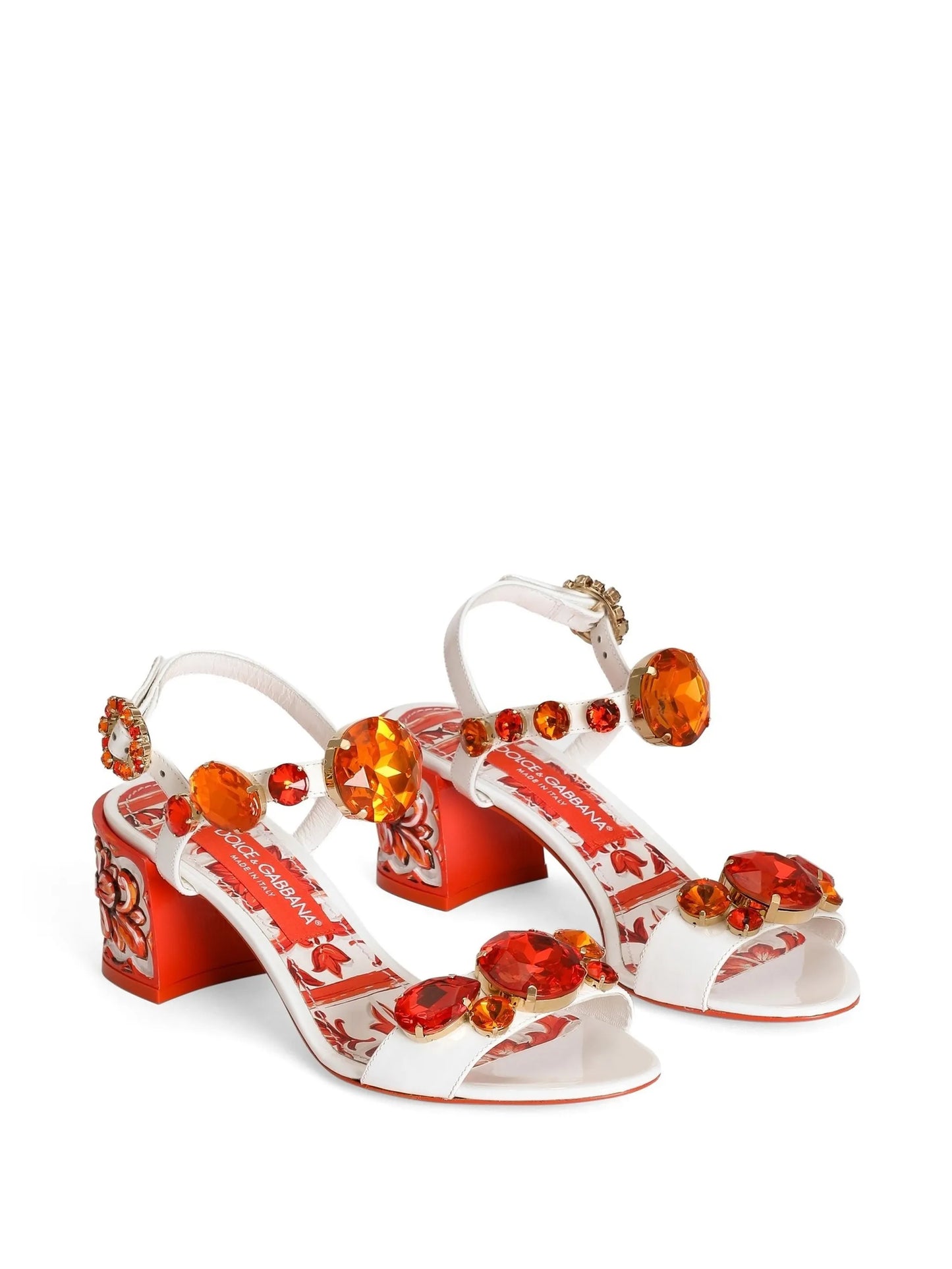 patent leather sandals with stone embroidery