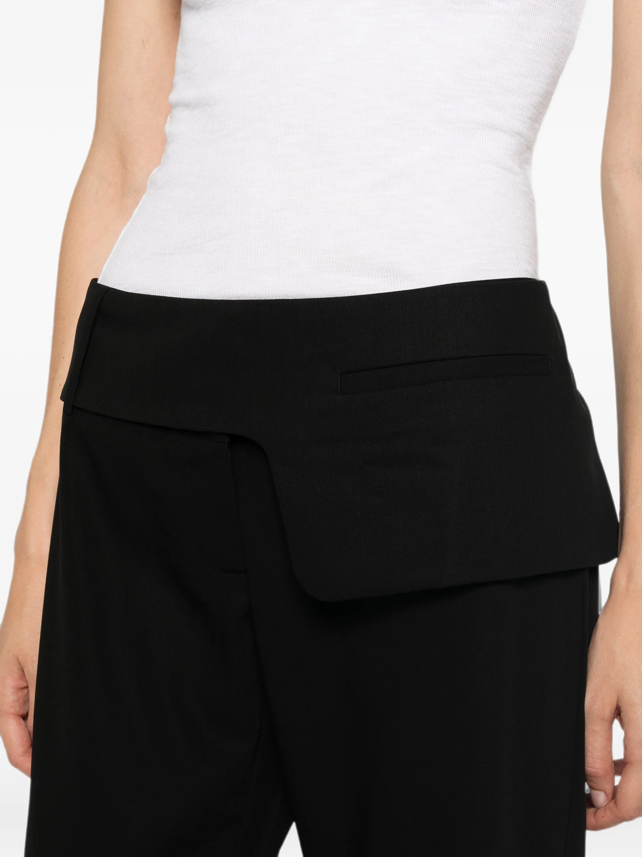 belt-detail straight-leg trousers