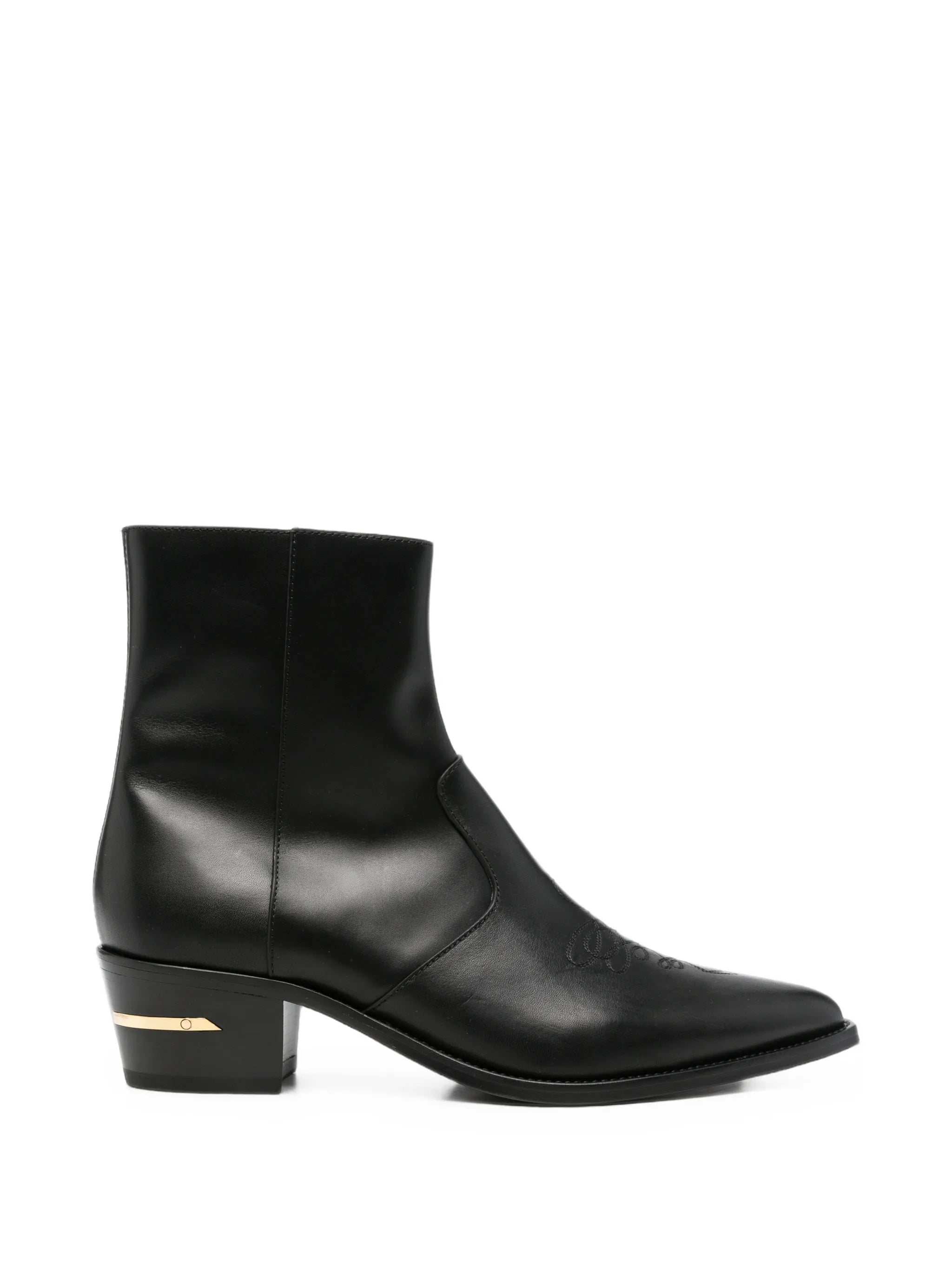 MA pointed boots