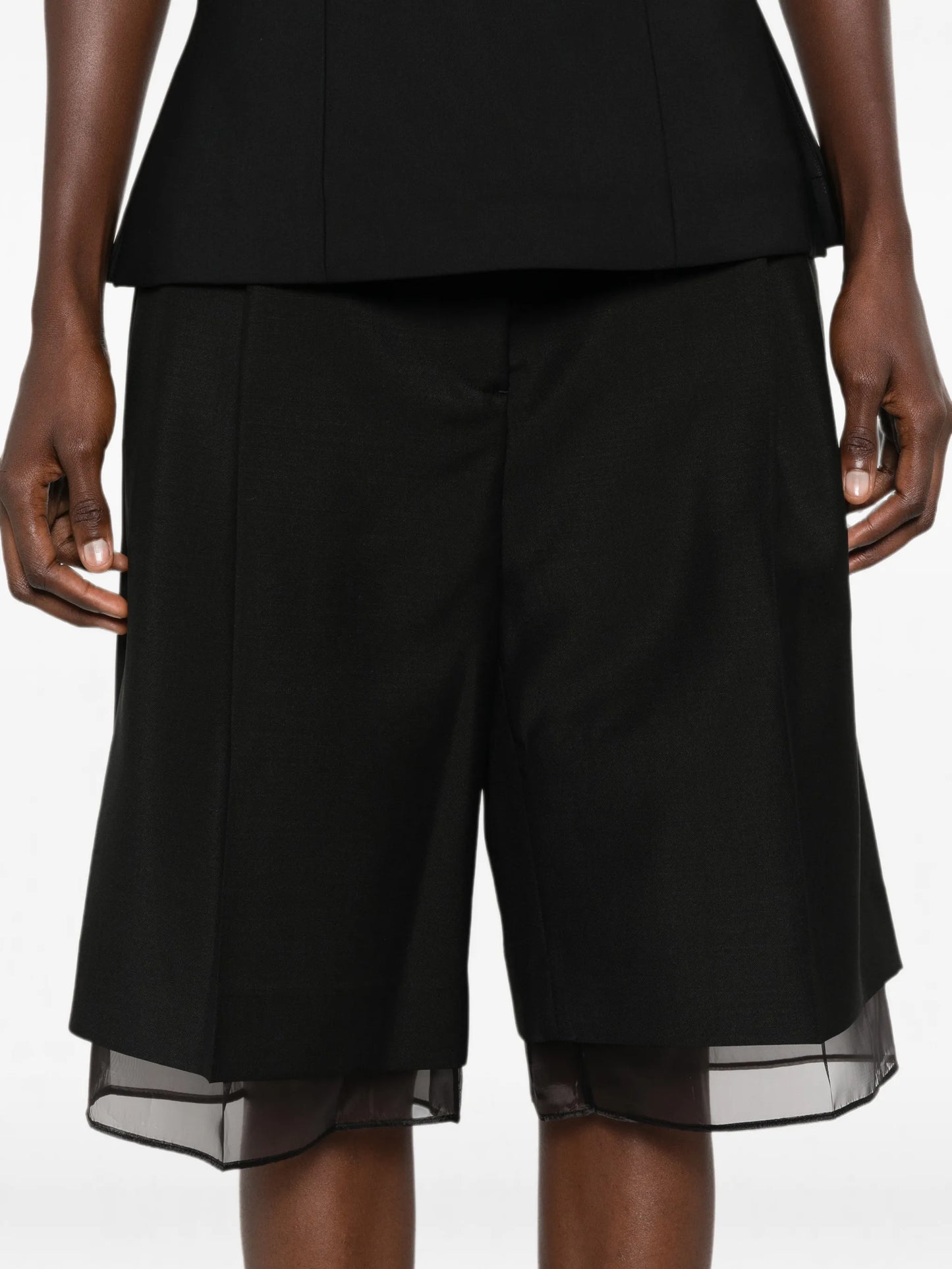 concealed-fastening shorts