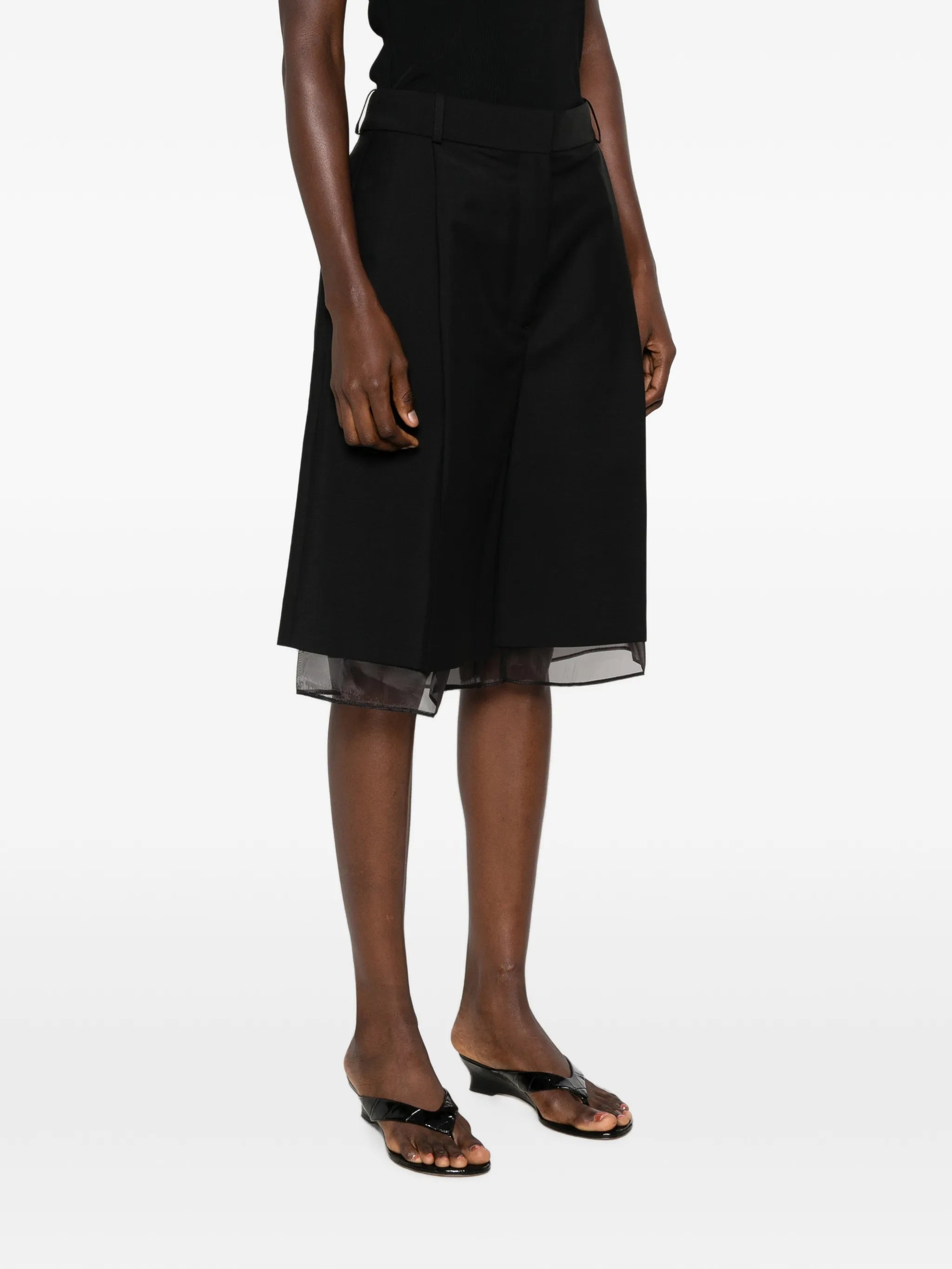 concealed-fastening shorts