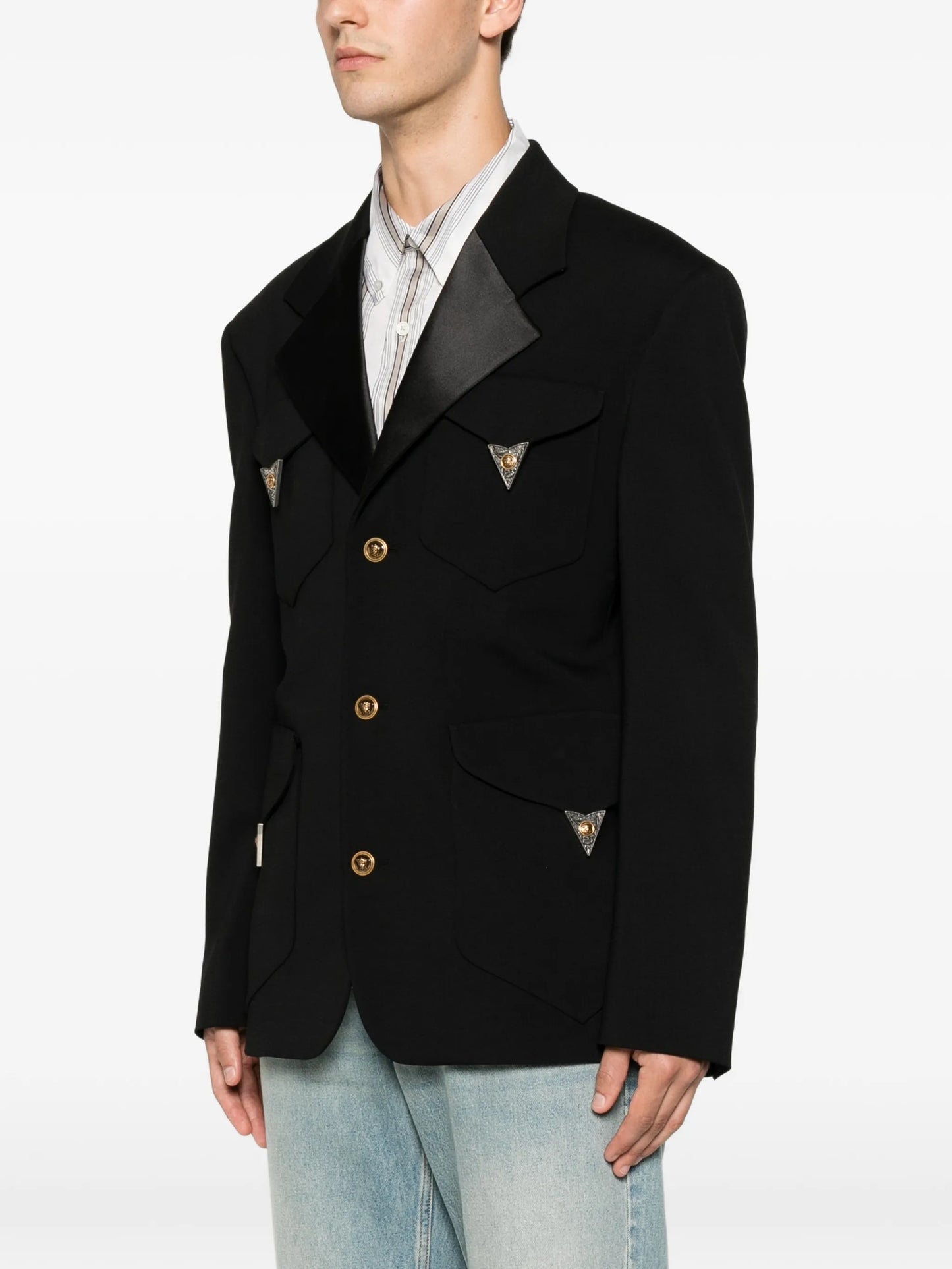 long-sleeve buttoned blazer