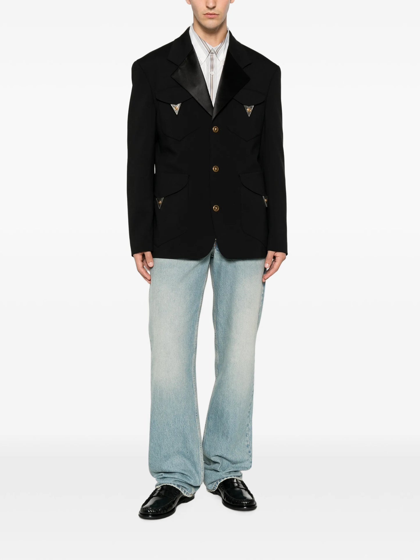 long-sleeve buttoned blazer